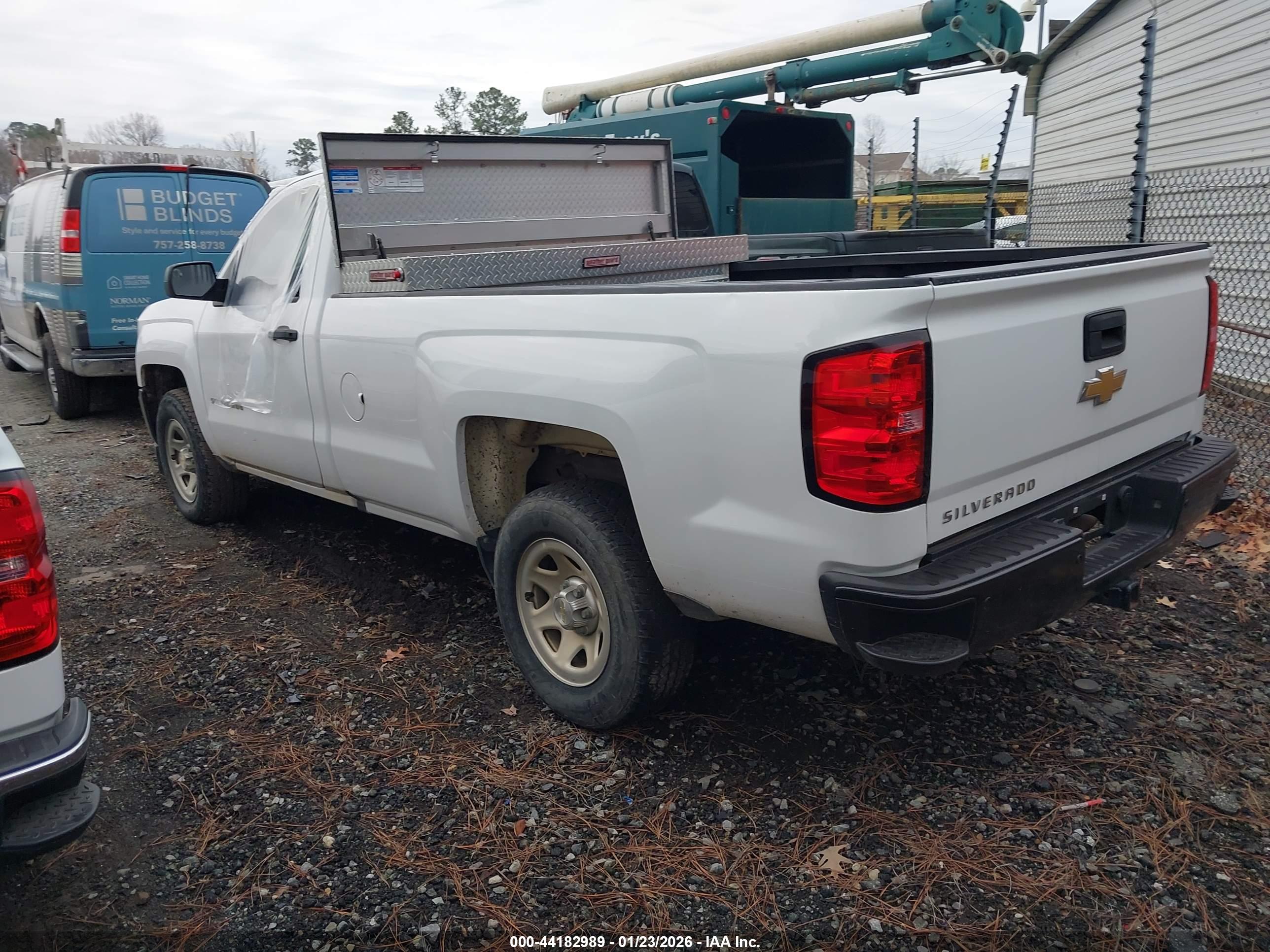CHEVROLET SILVERADO image 3