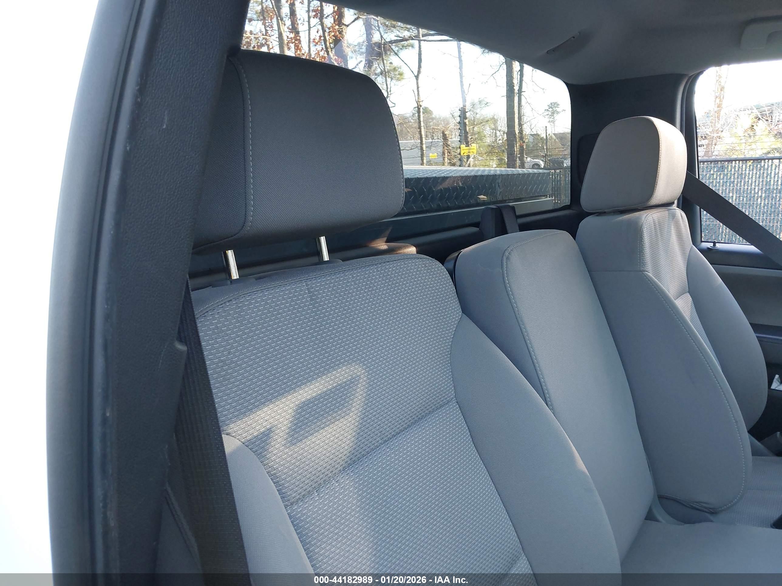 CHEVROLET SILVERADO image 8