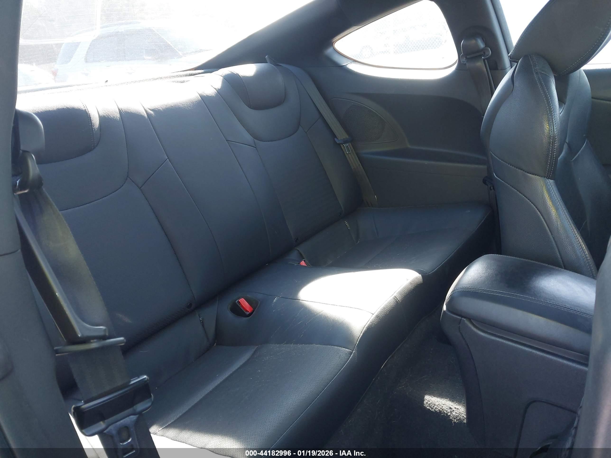 HYUNDAI GENESIS image 8