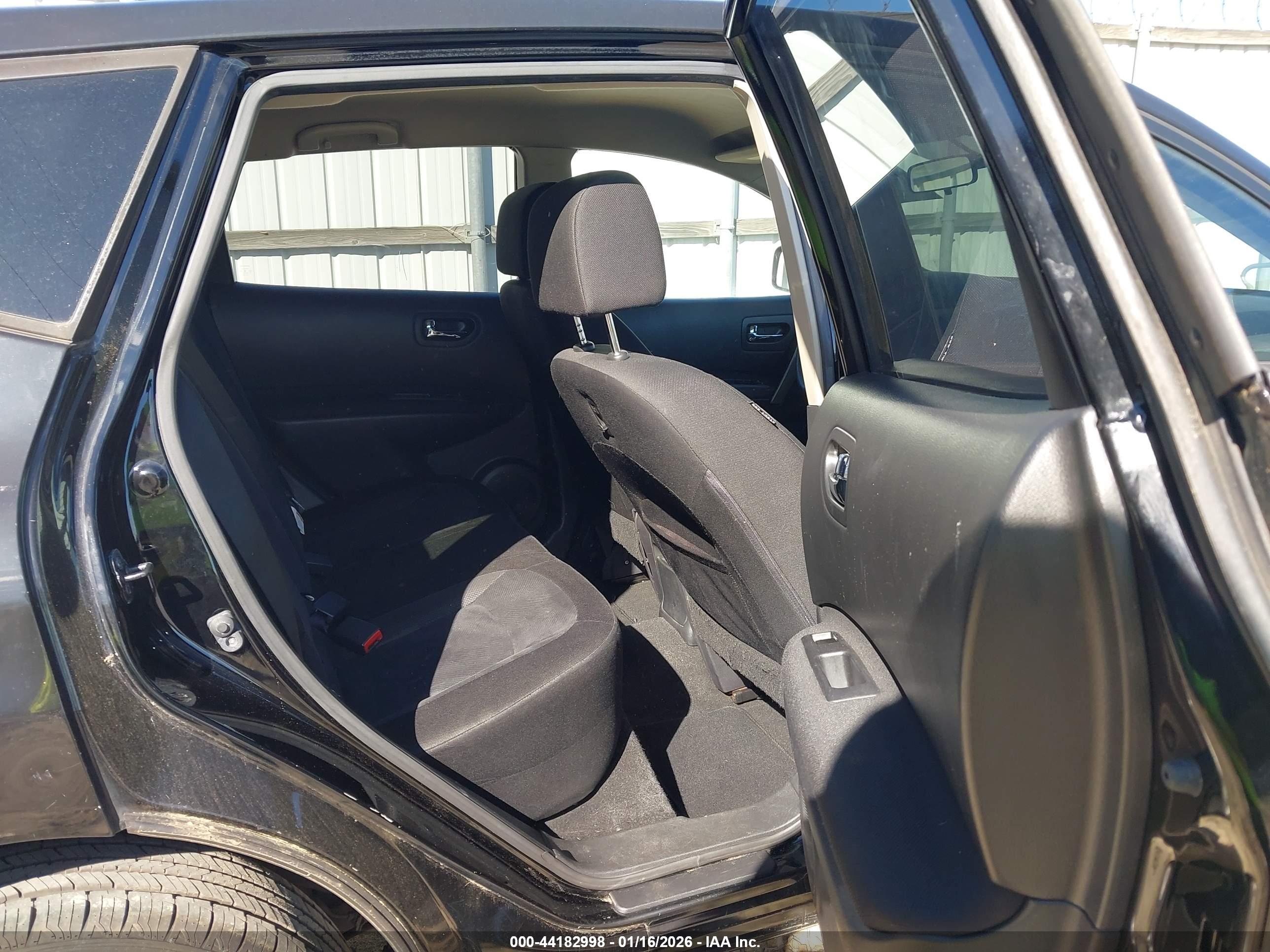 NISSAN ROGUE image 8