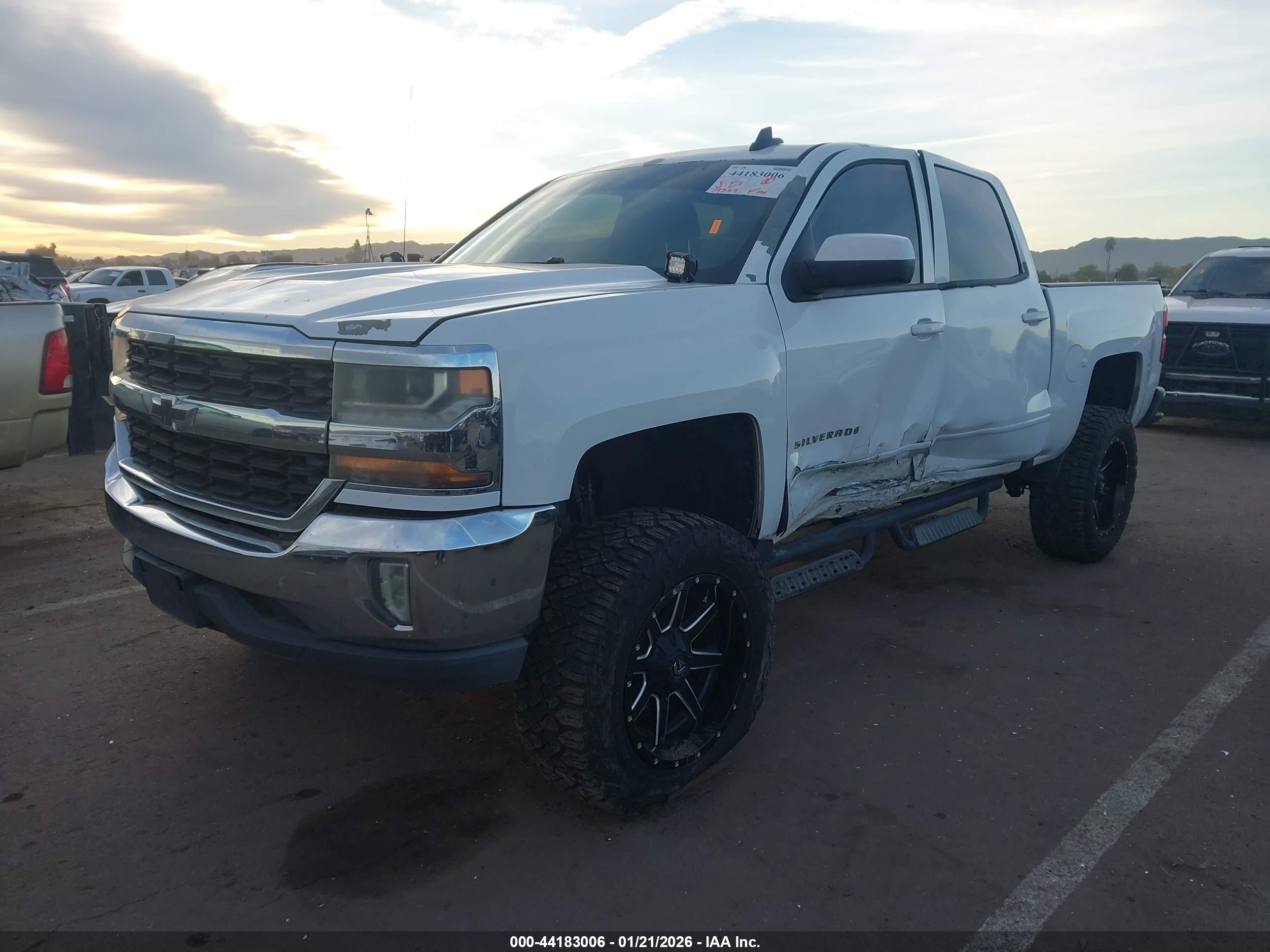 CHEVROLET SILVERADO image 2