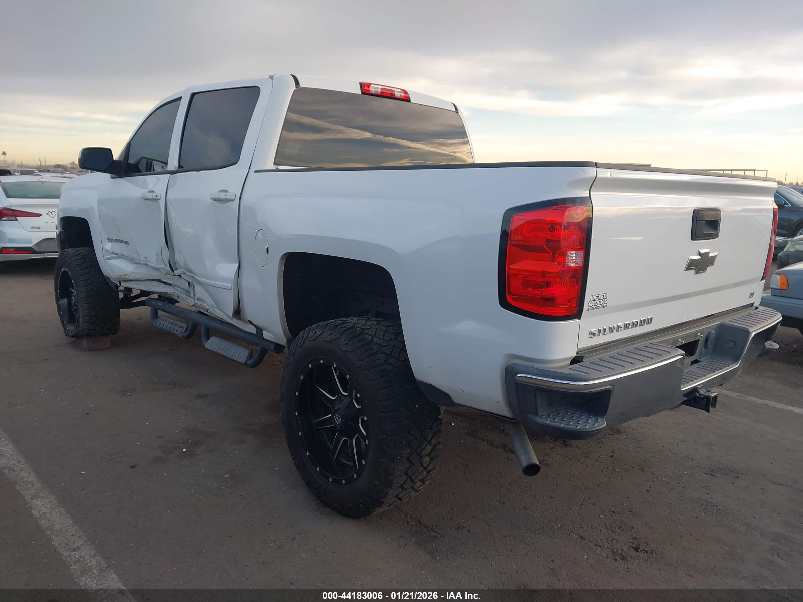CHEVROLET SILVERADO image 3