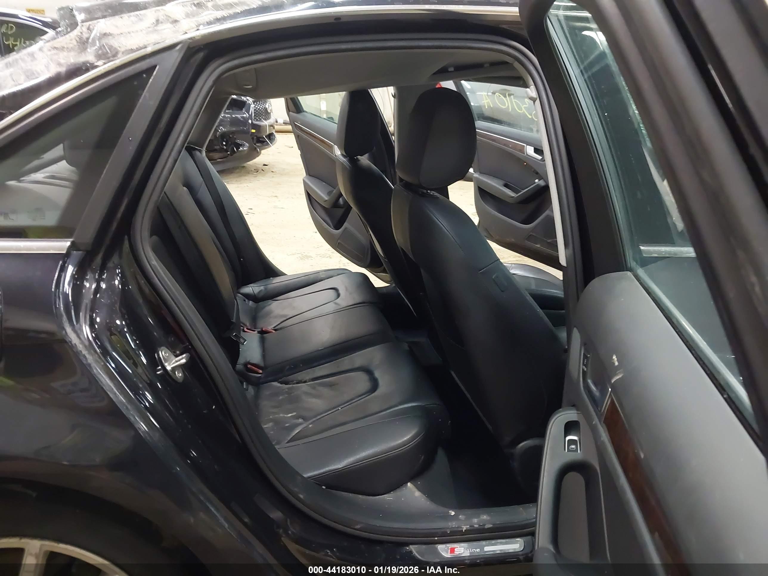 AUDI A4 image 8