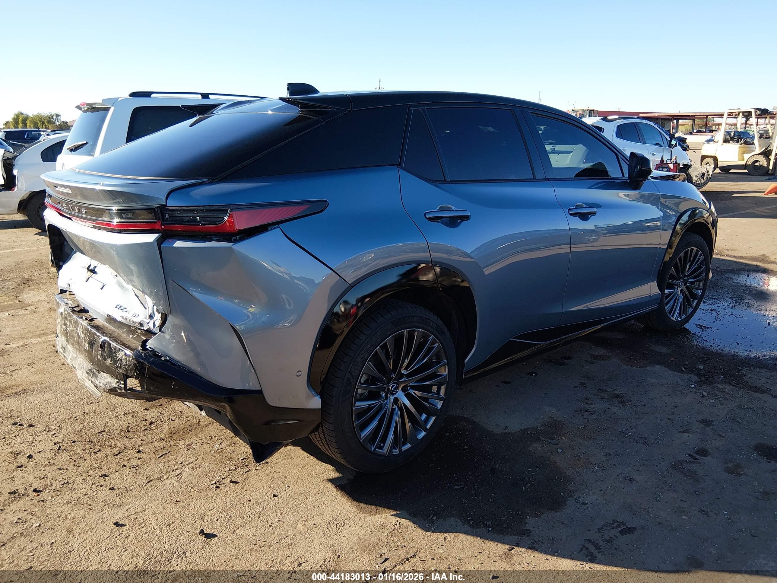 LEXUS RZ image 4