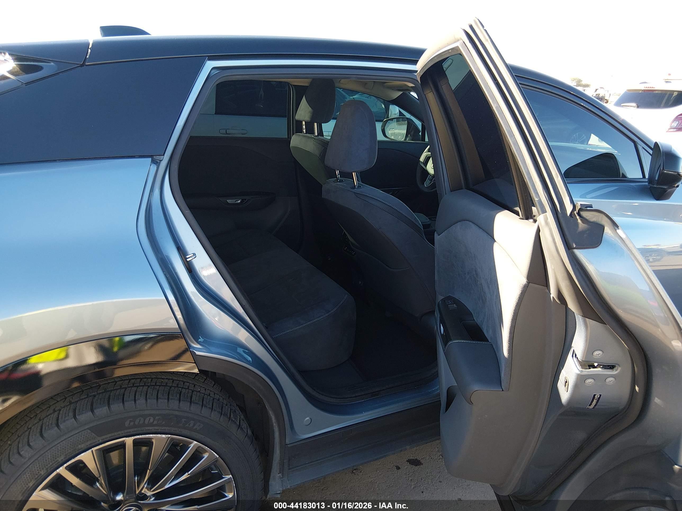 LEXUS RZ image 8