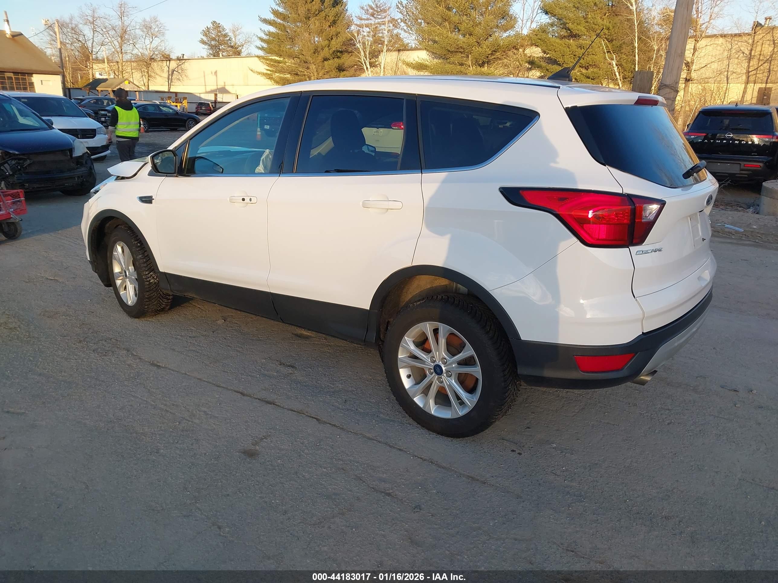FORD ESCAPE image 3