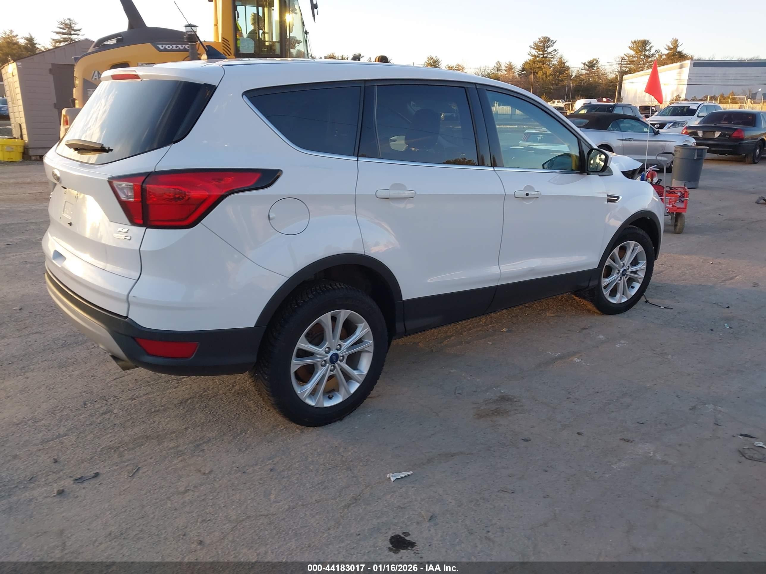 FORD ESCAPE image 4