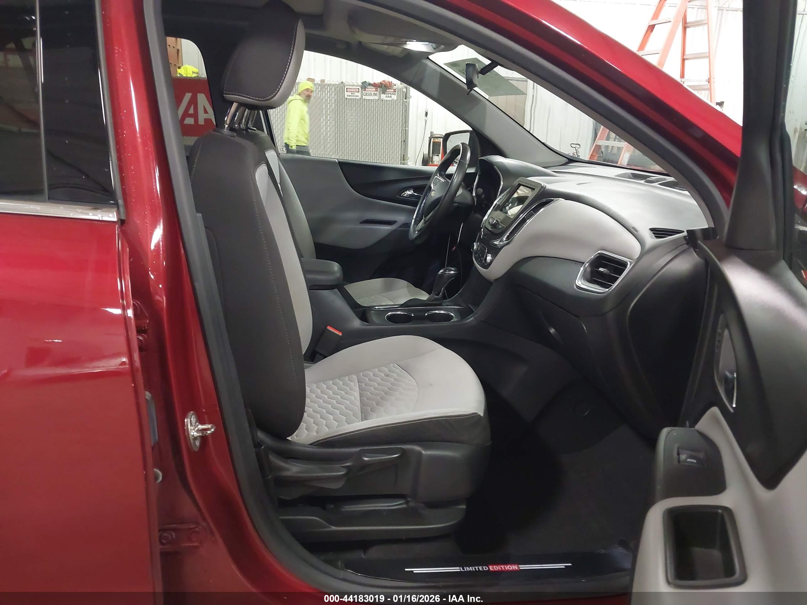 CHEVROLET EQUINOX image 5
