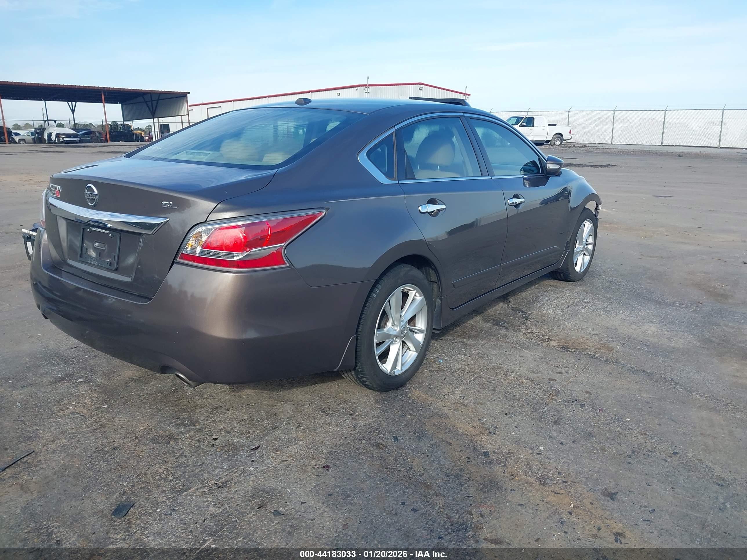 NISSAN ALTIMA image 4