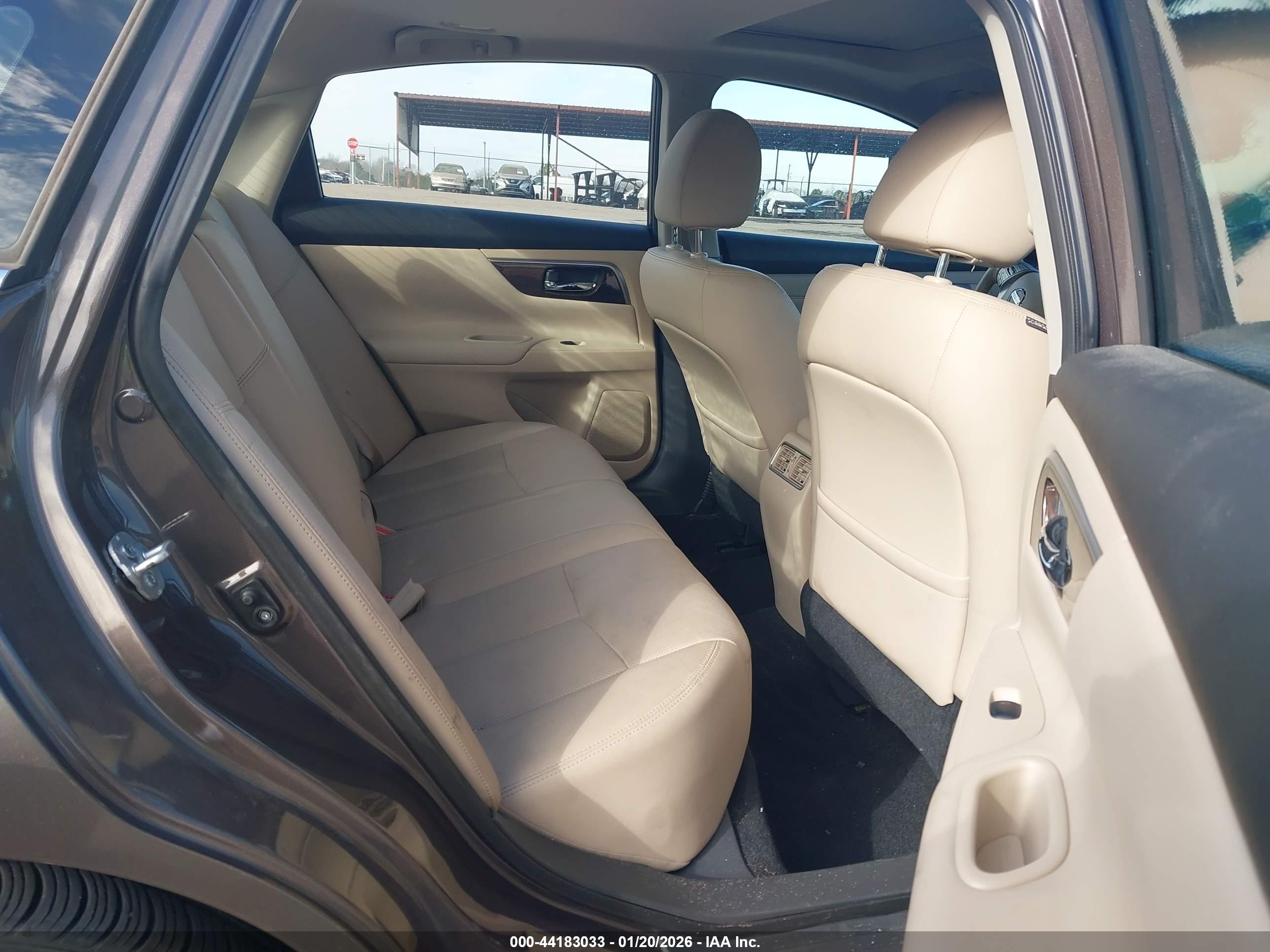NISSAN ALTIMA image 8