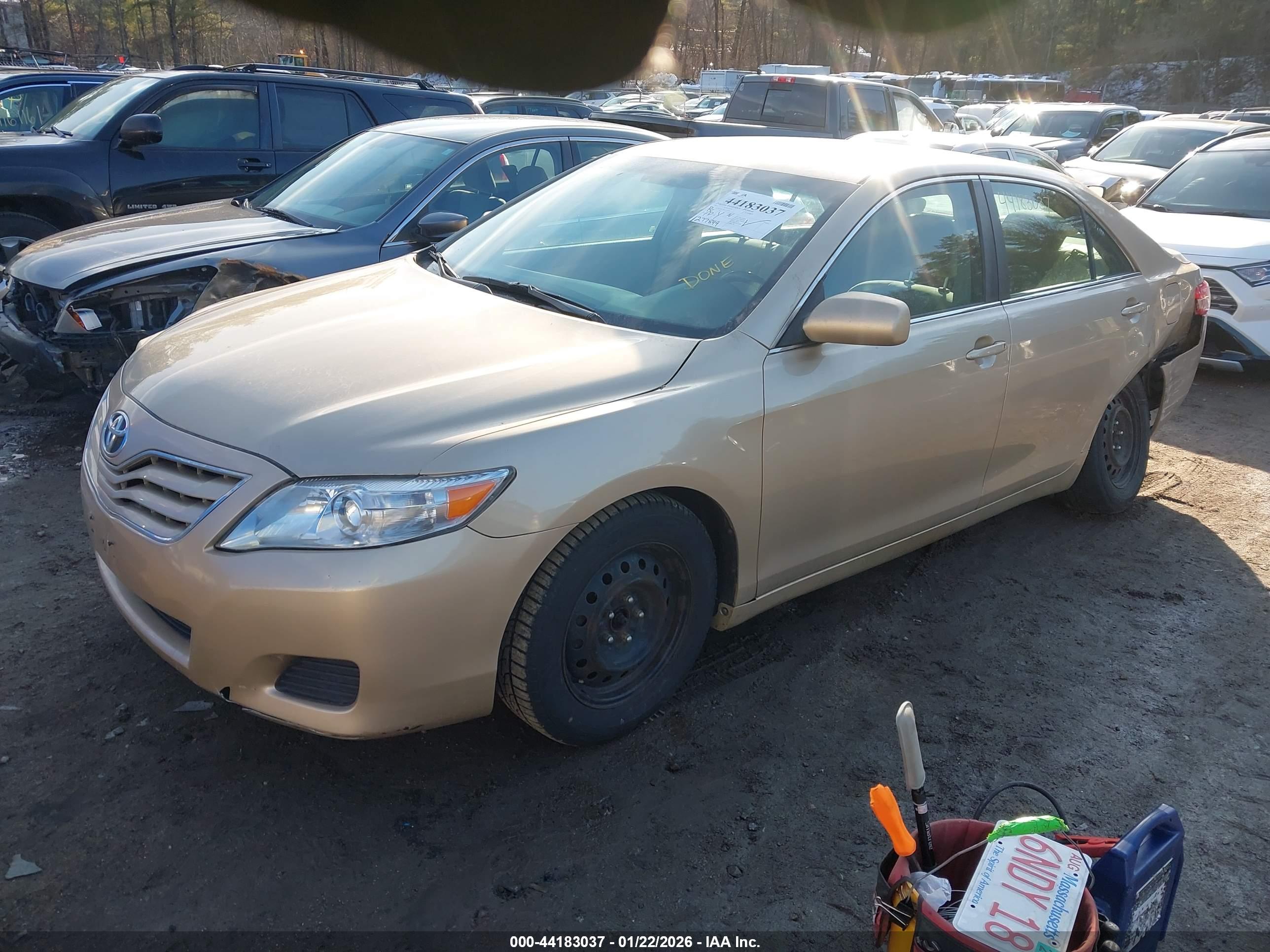 TOYOTA CAMRY image 2