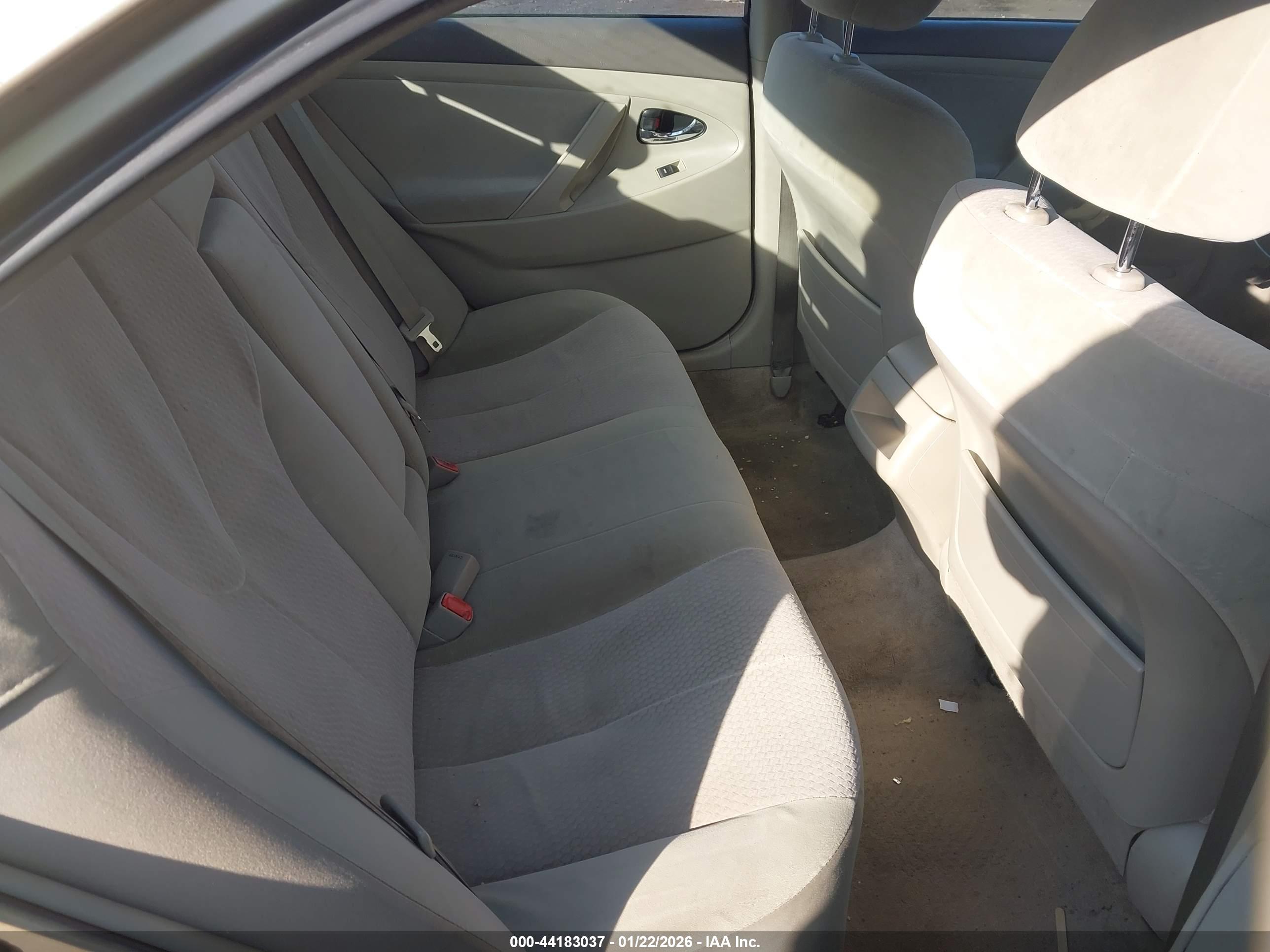 TOYOTA CAMRY image 8