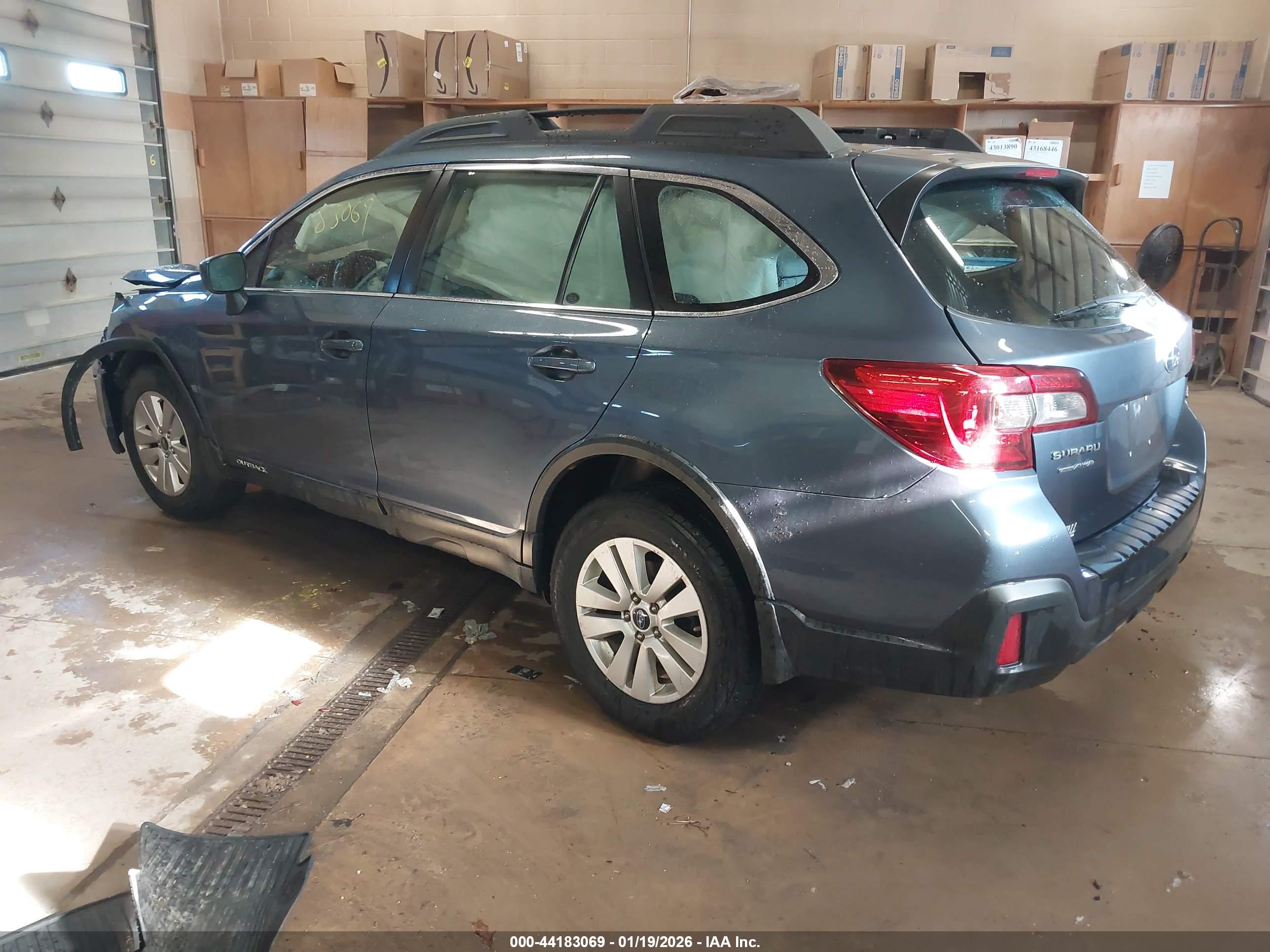 SUBARU OUTBACK image 3