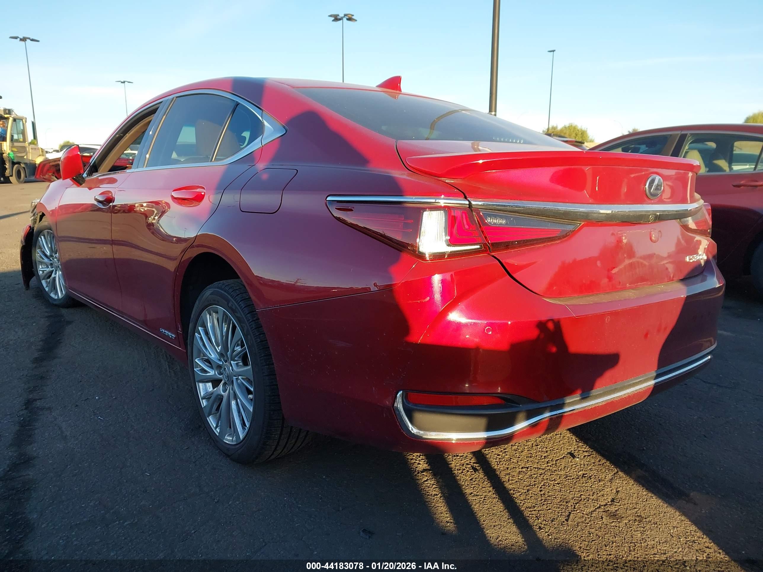LEXUS ES image 3
