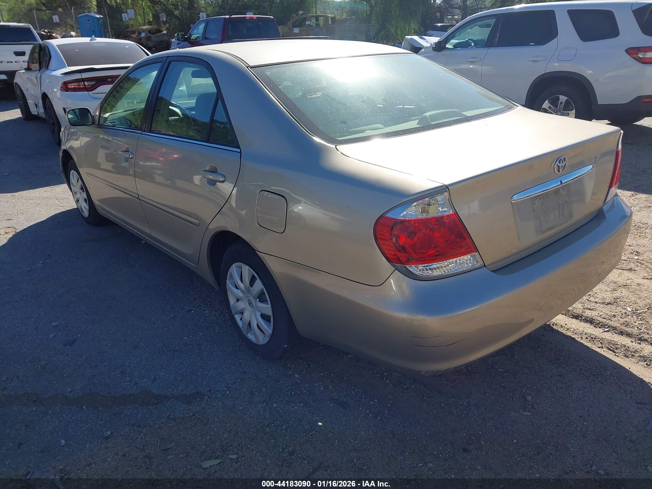 TOYOTA CAMRY image 3