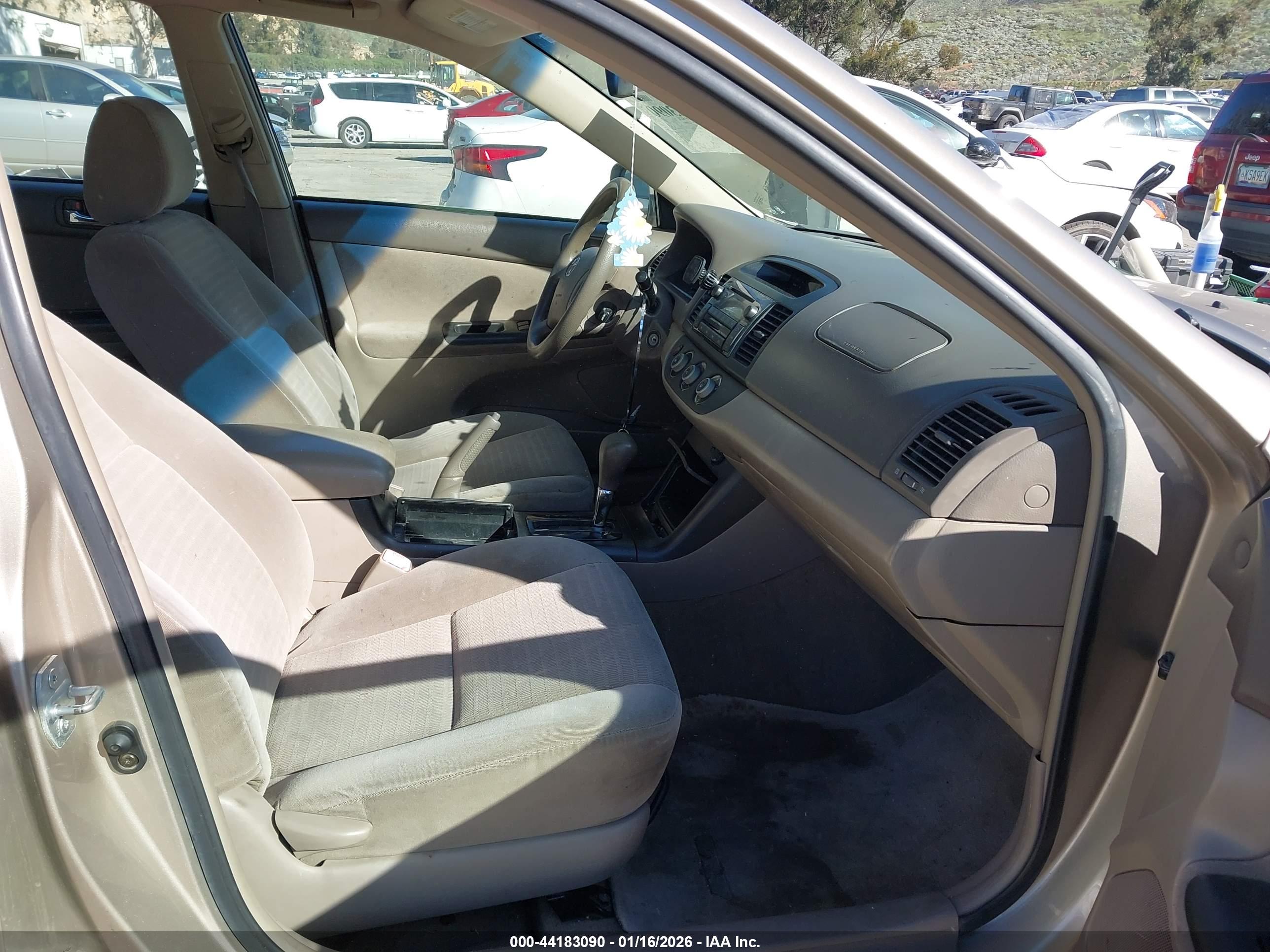 TOYOTA CAMRY image 5