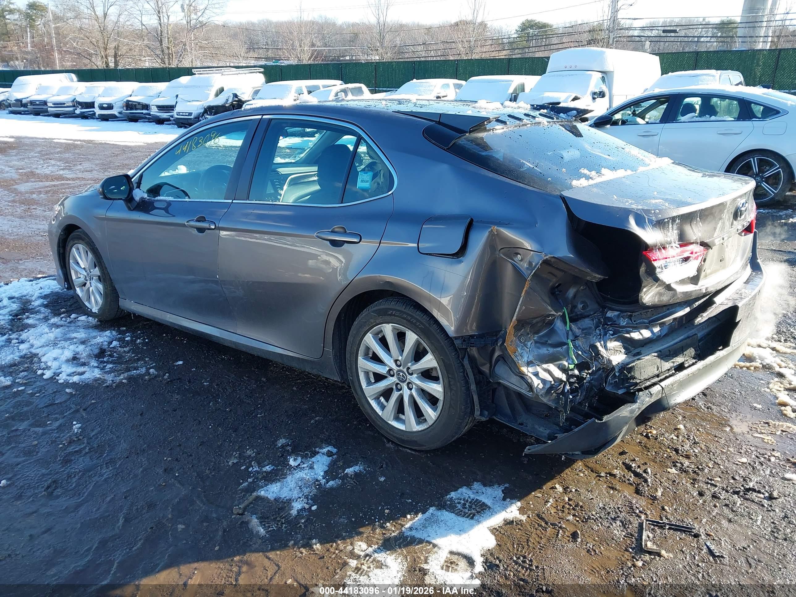 TOYOTA CAMRY image 3