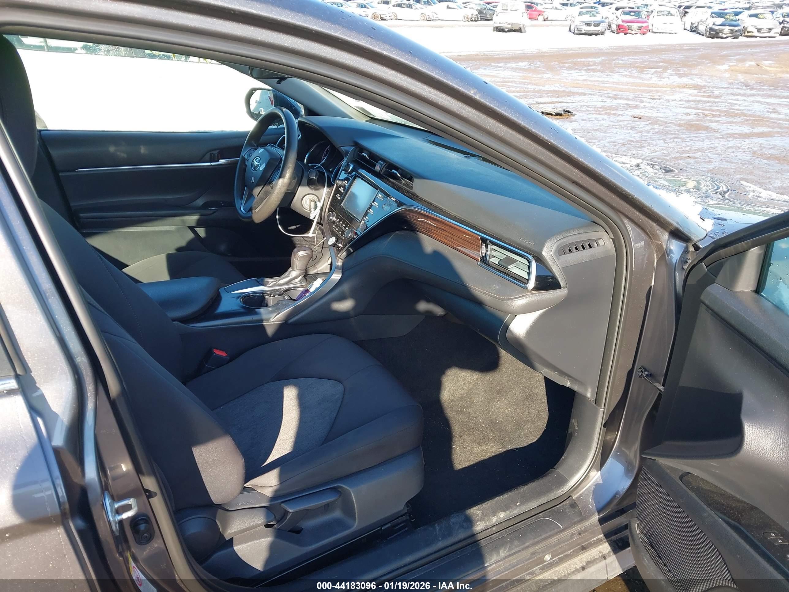 TOYOTA CAMRY image 5
