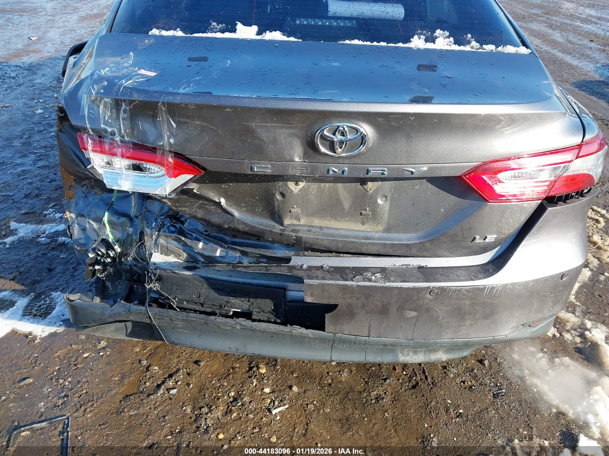 TOYOTA CAMRY image 6
