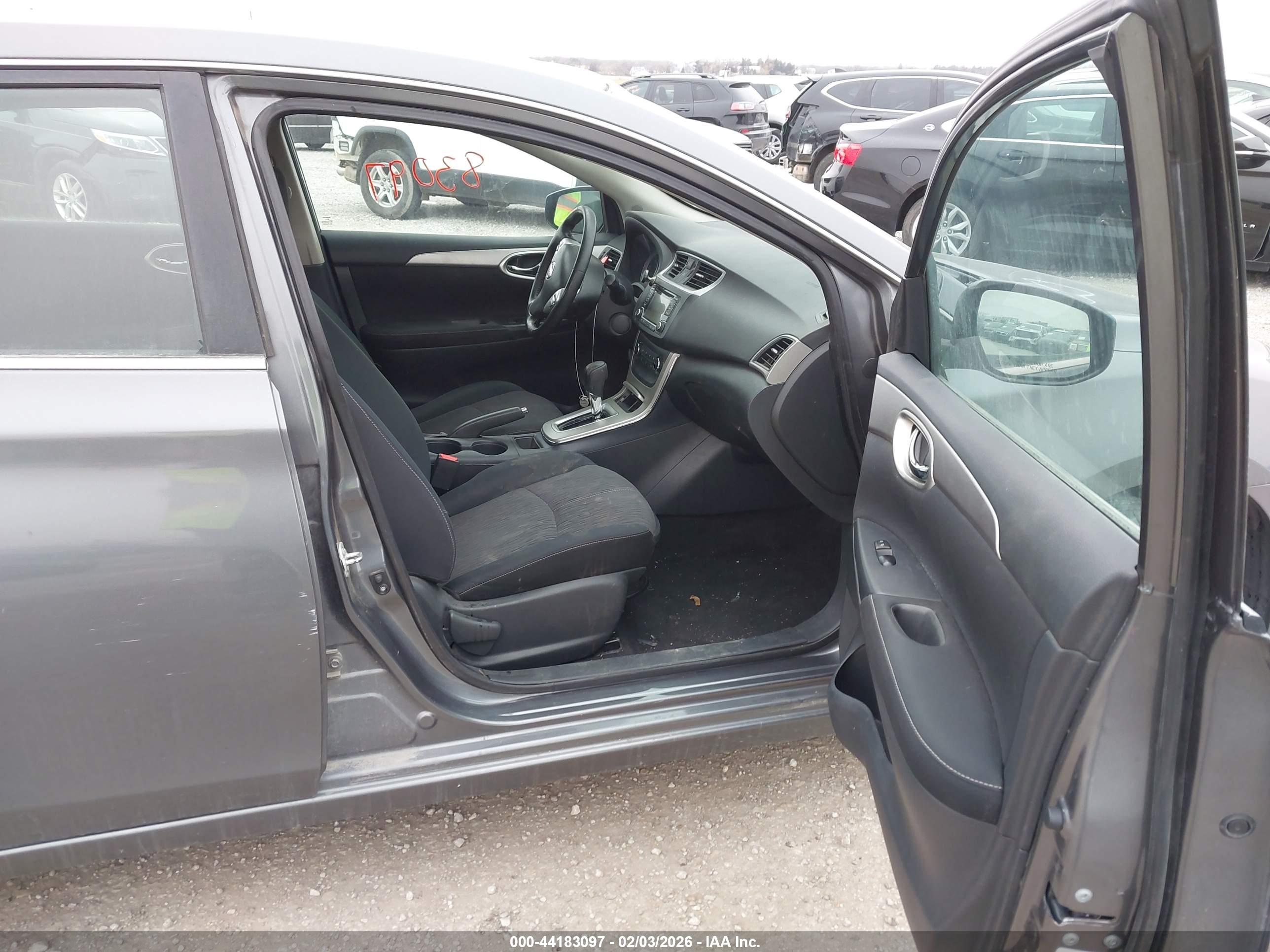 NISSAN SENTRA image 5