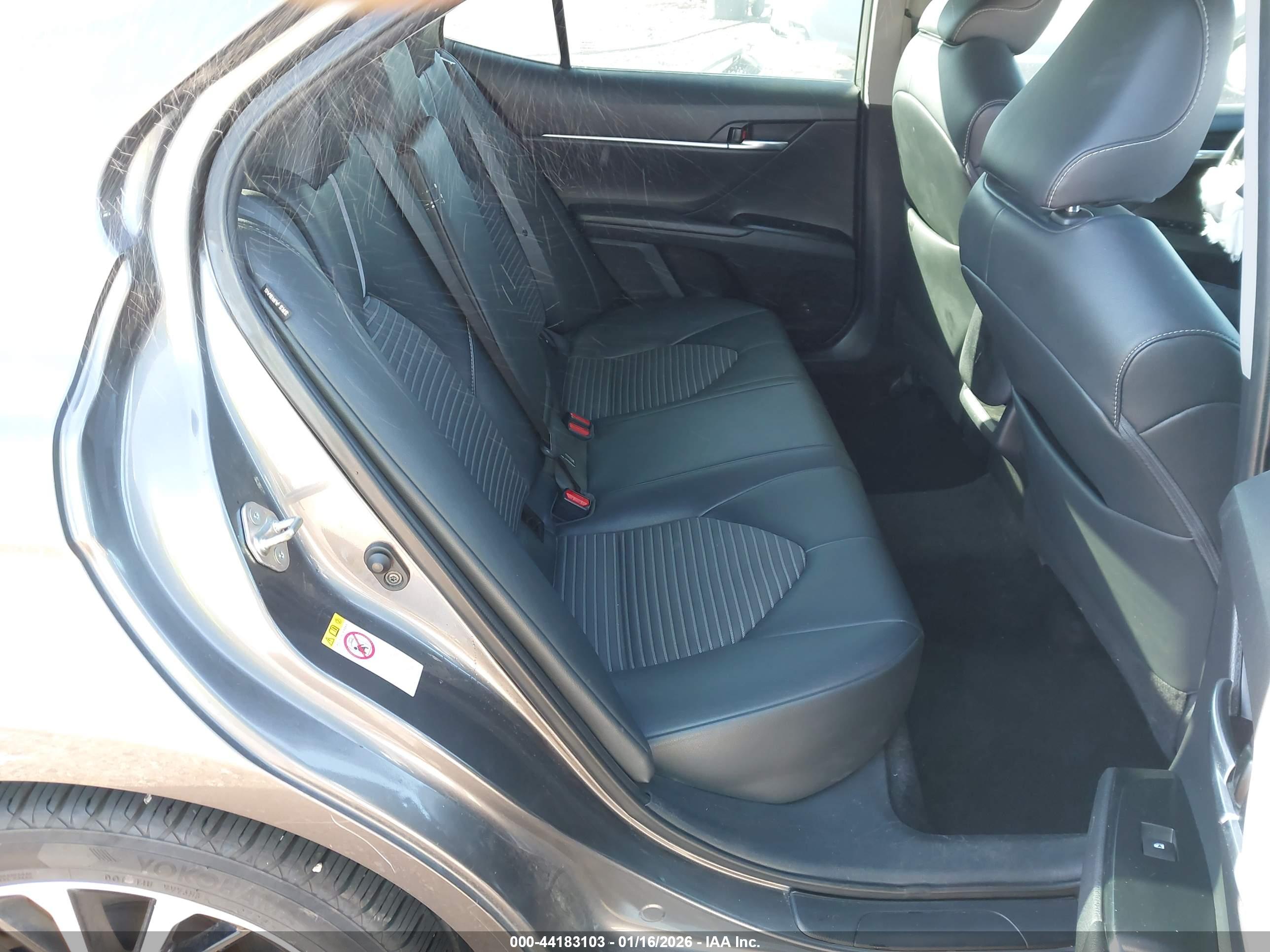 TOYOTA CAMRY image 8