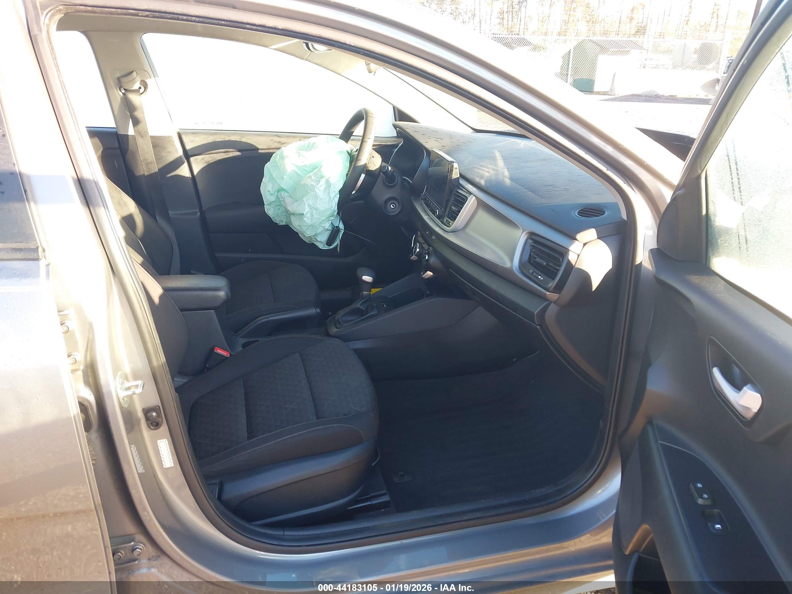 KIA RIO image 5