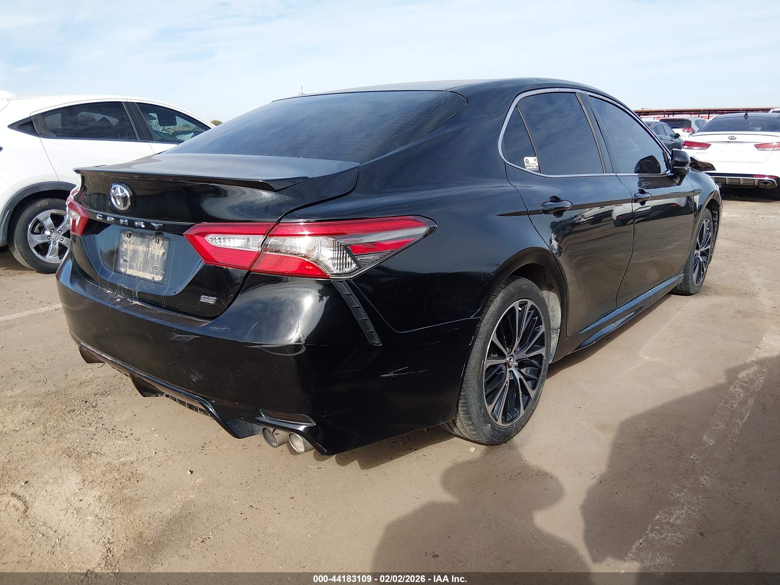 TOYOTA CAMRY image 4