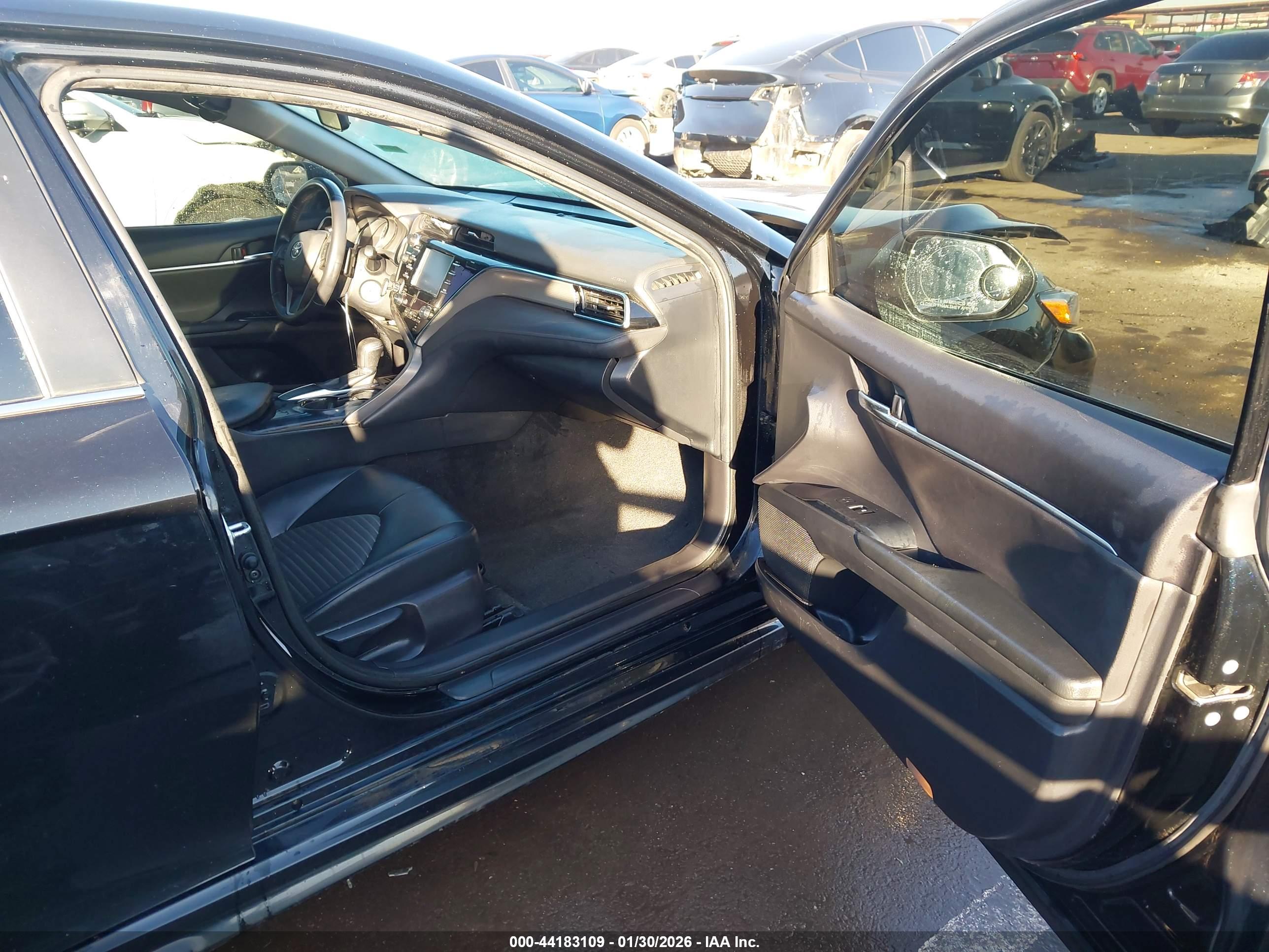TOYOTA CAMRY image 5