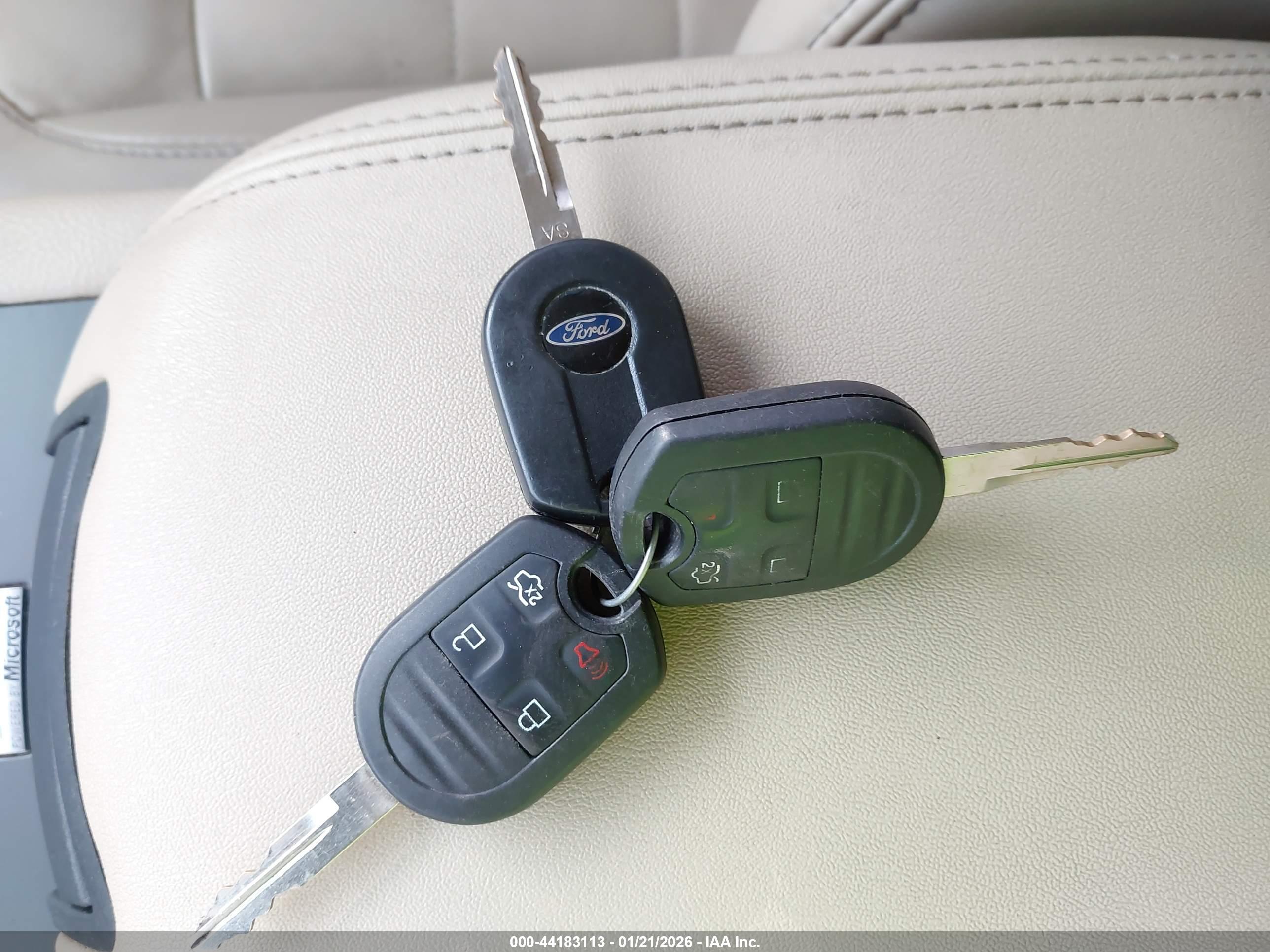 FORD TAURUS image 11