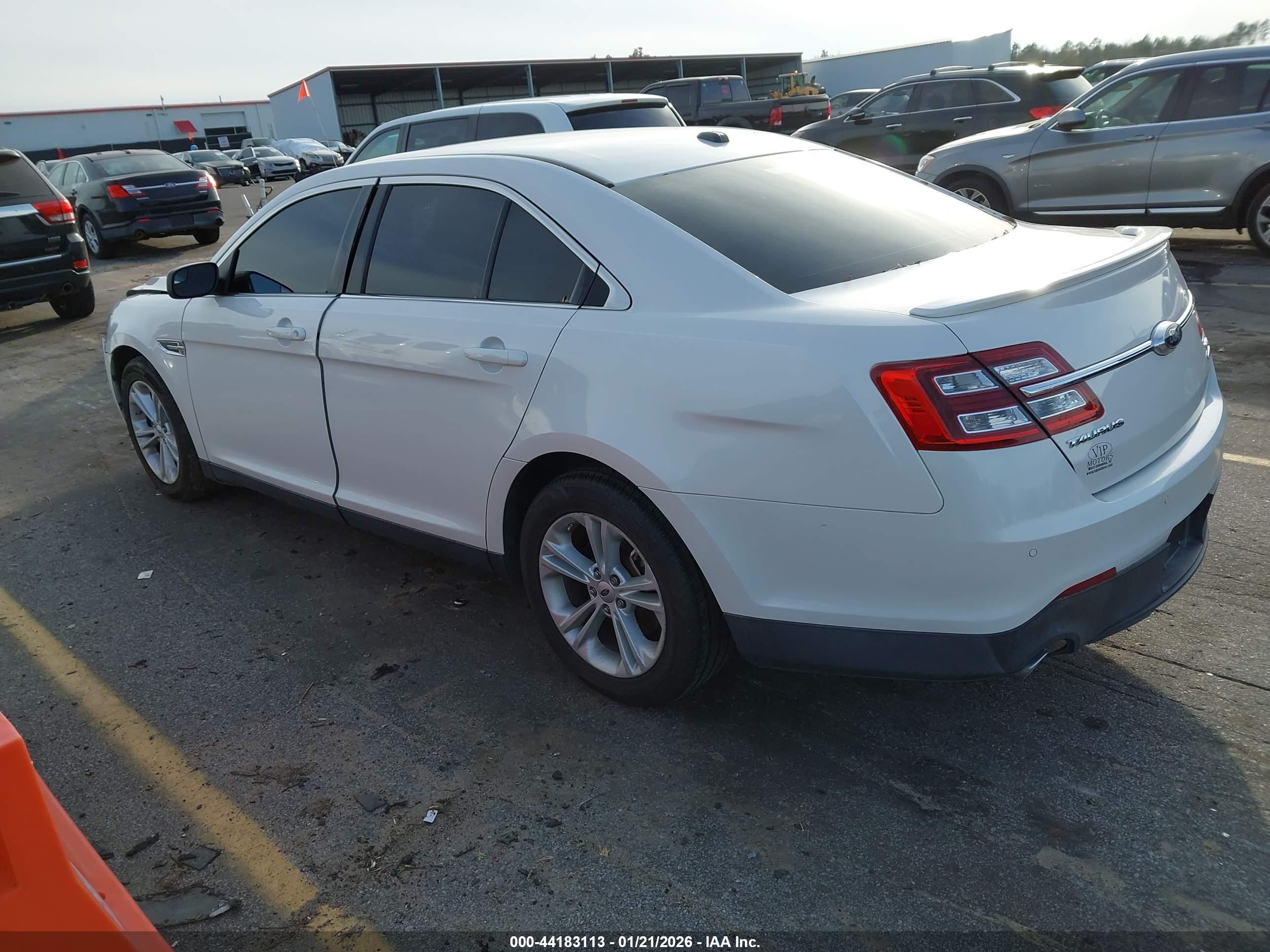 FORD TAURUS image 3