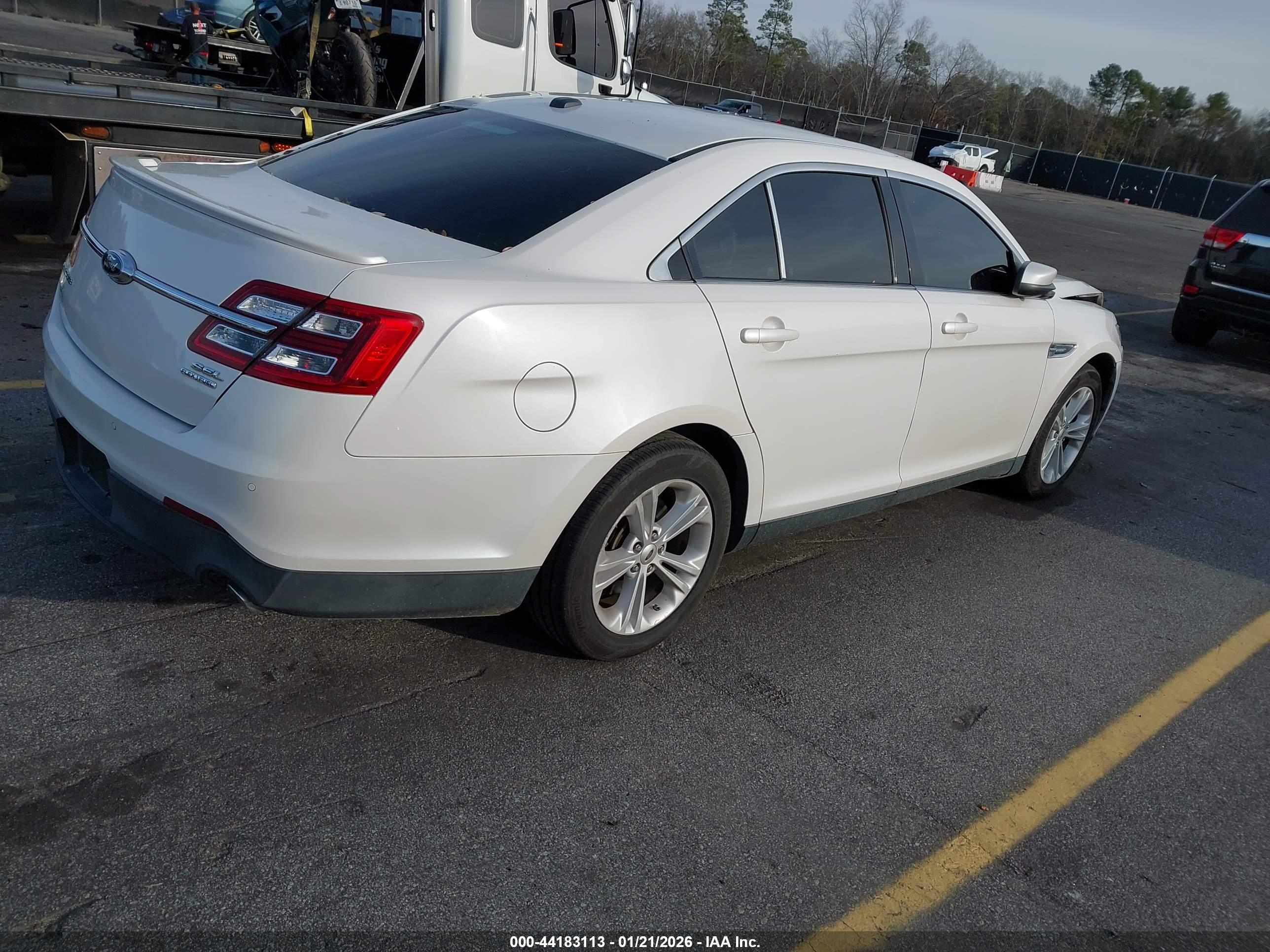 FORD TAURUS image 4