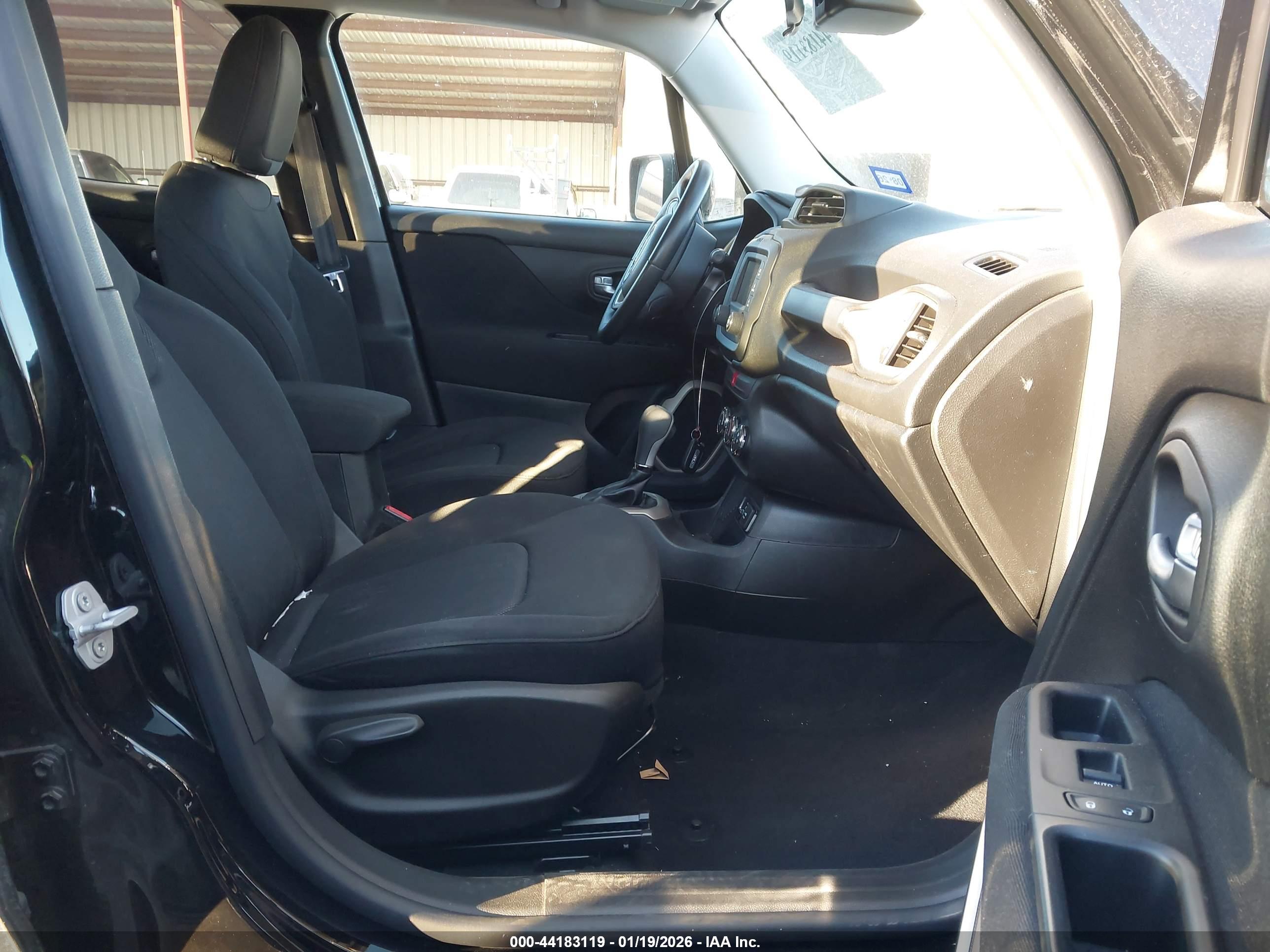 JEEP RENEGADE image 5