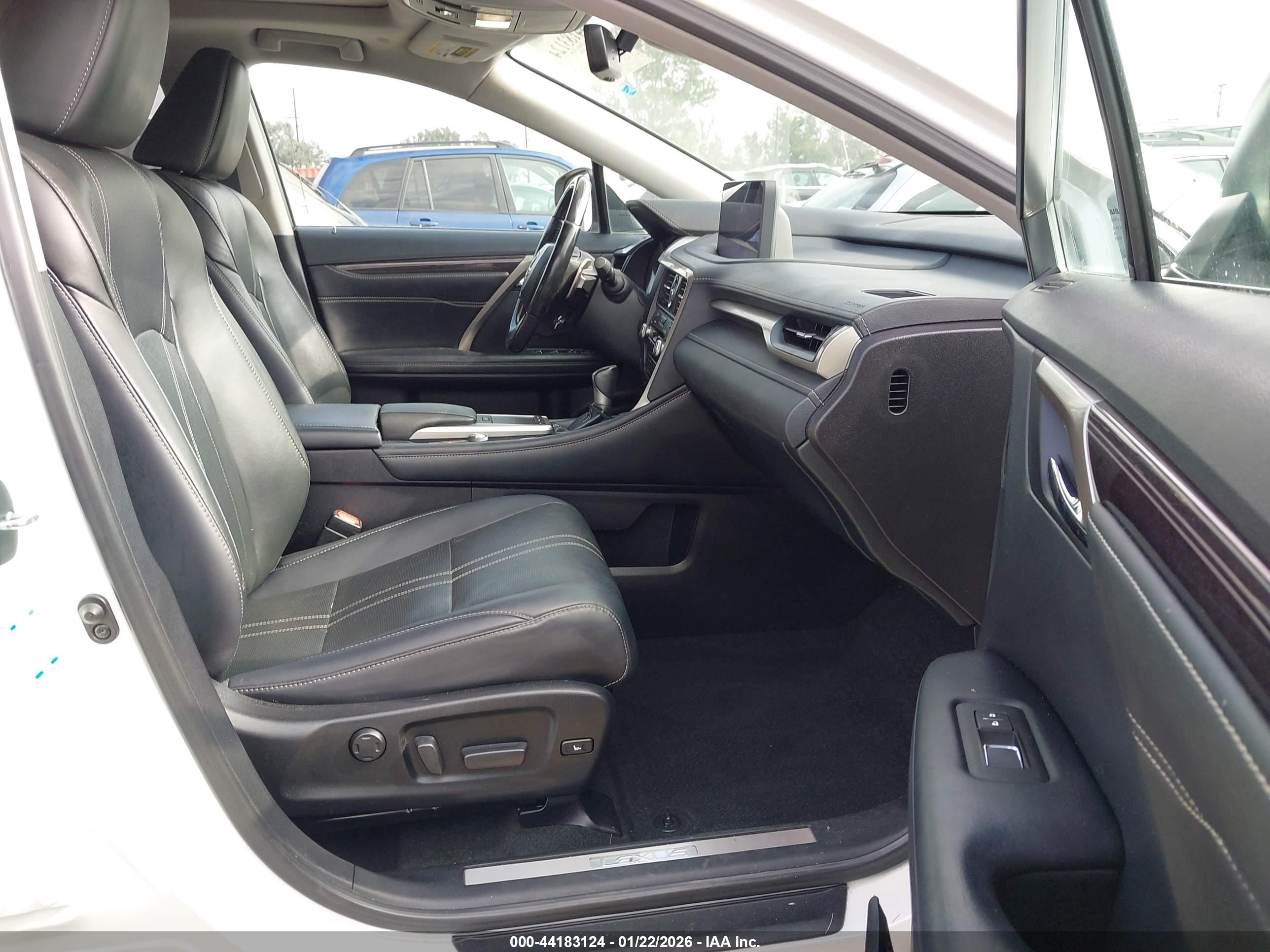 LEXUS RX image 5