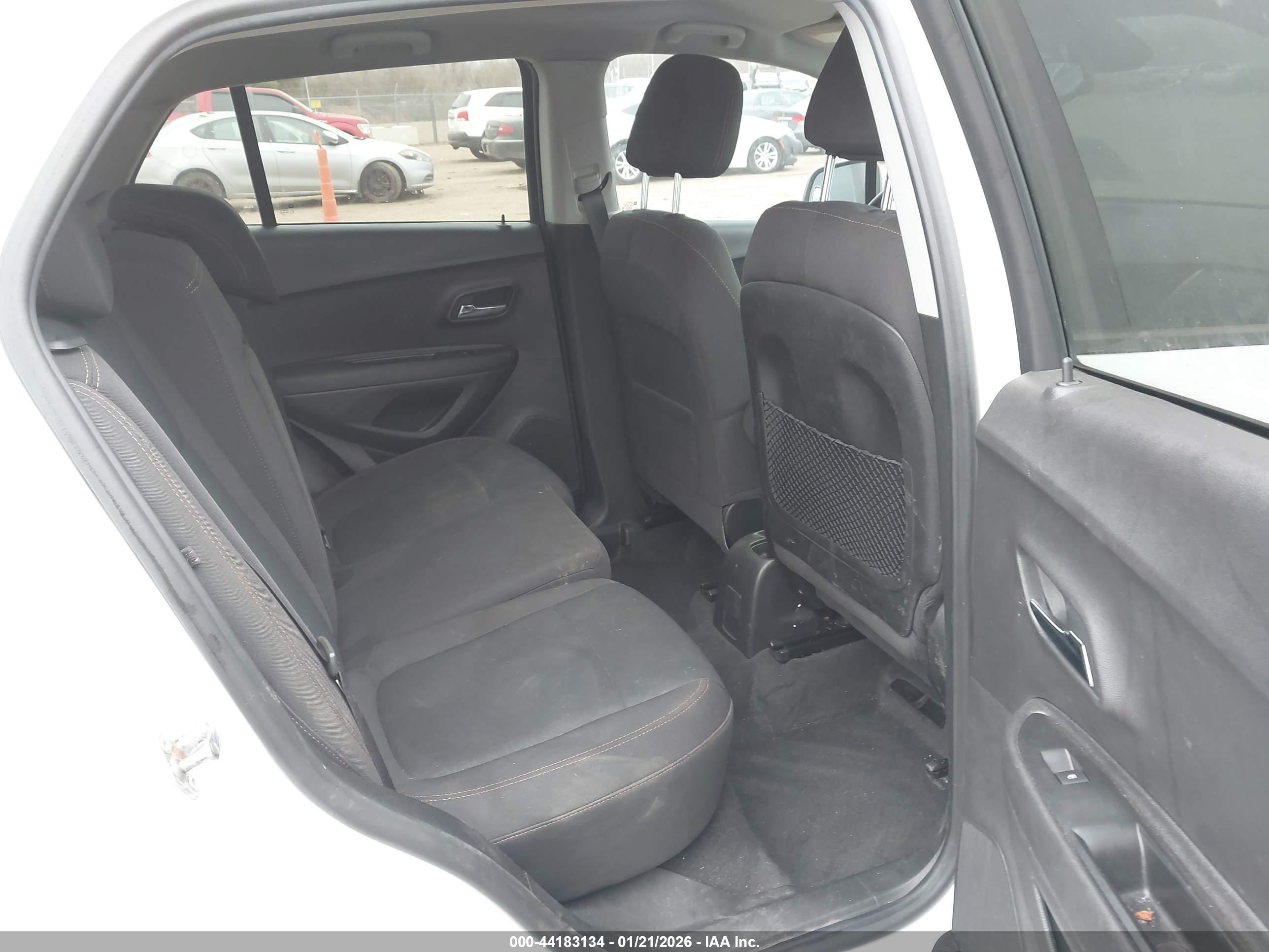 CHEVROLET TRAX image 8