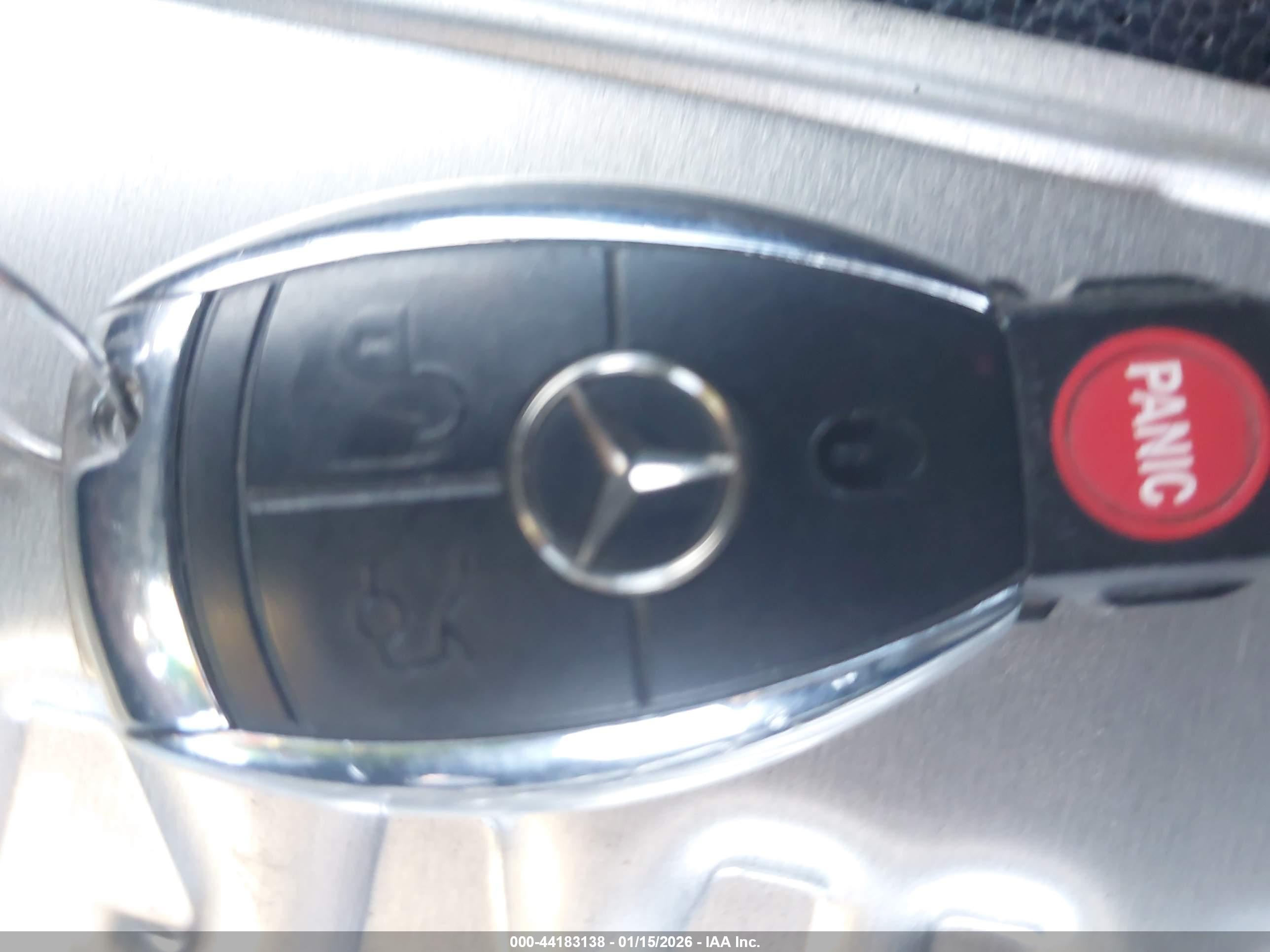 MERCEDES-BENZ E image 11