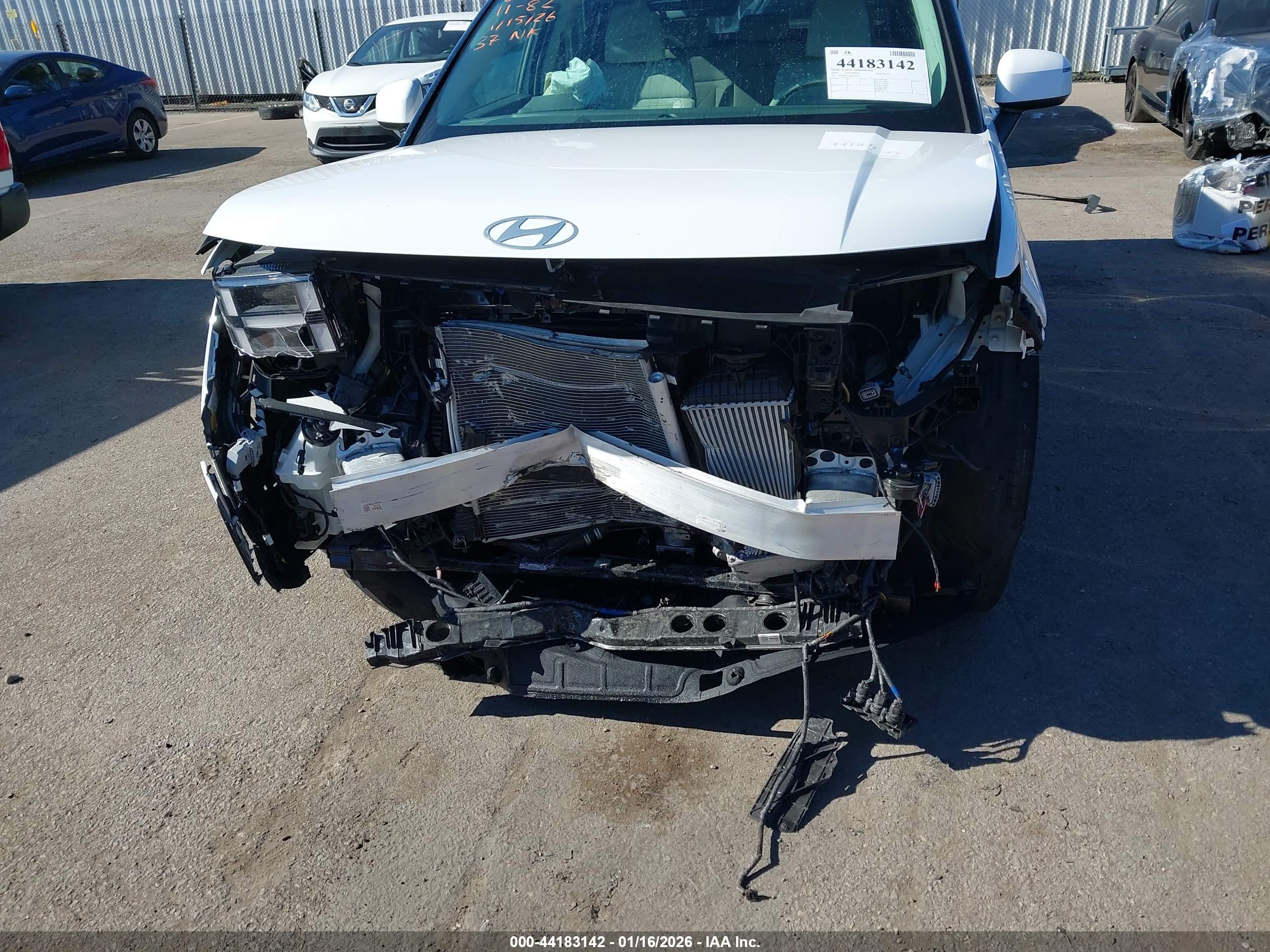 HYUNDAI SANTA image 6