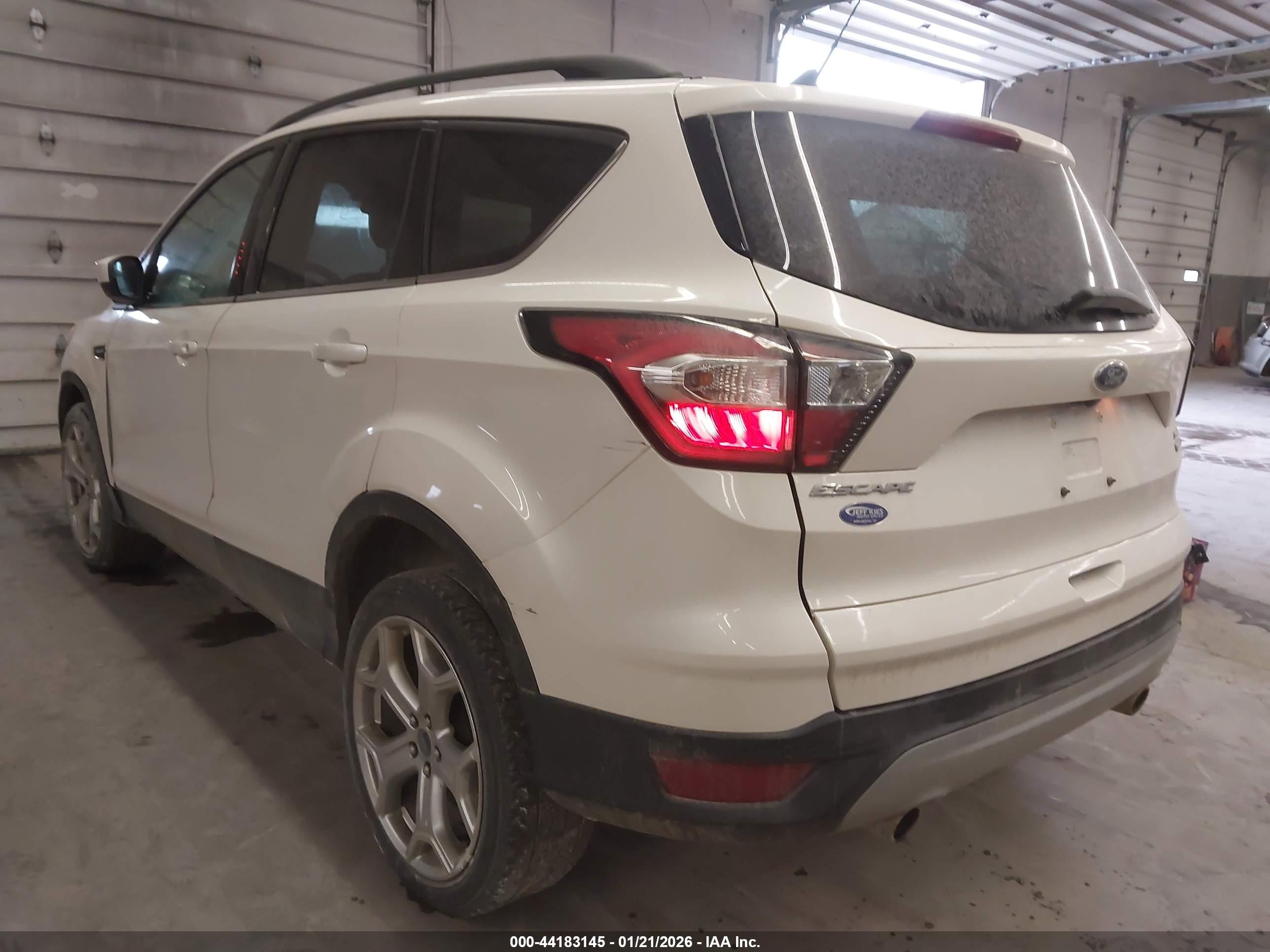 FORD ESCAPE image 3