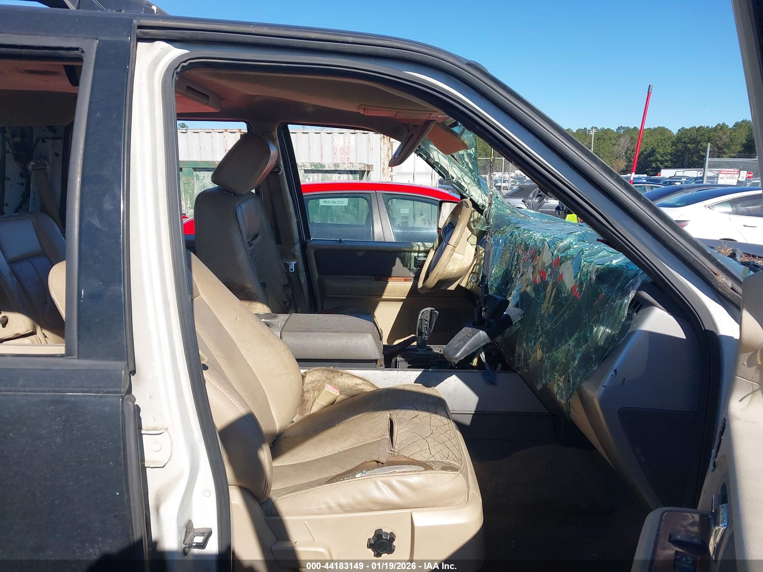 FORD EXPEDITION image 5