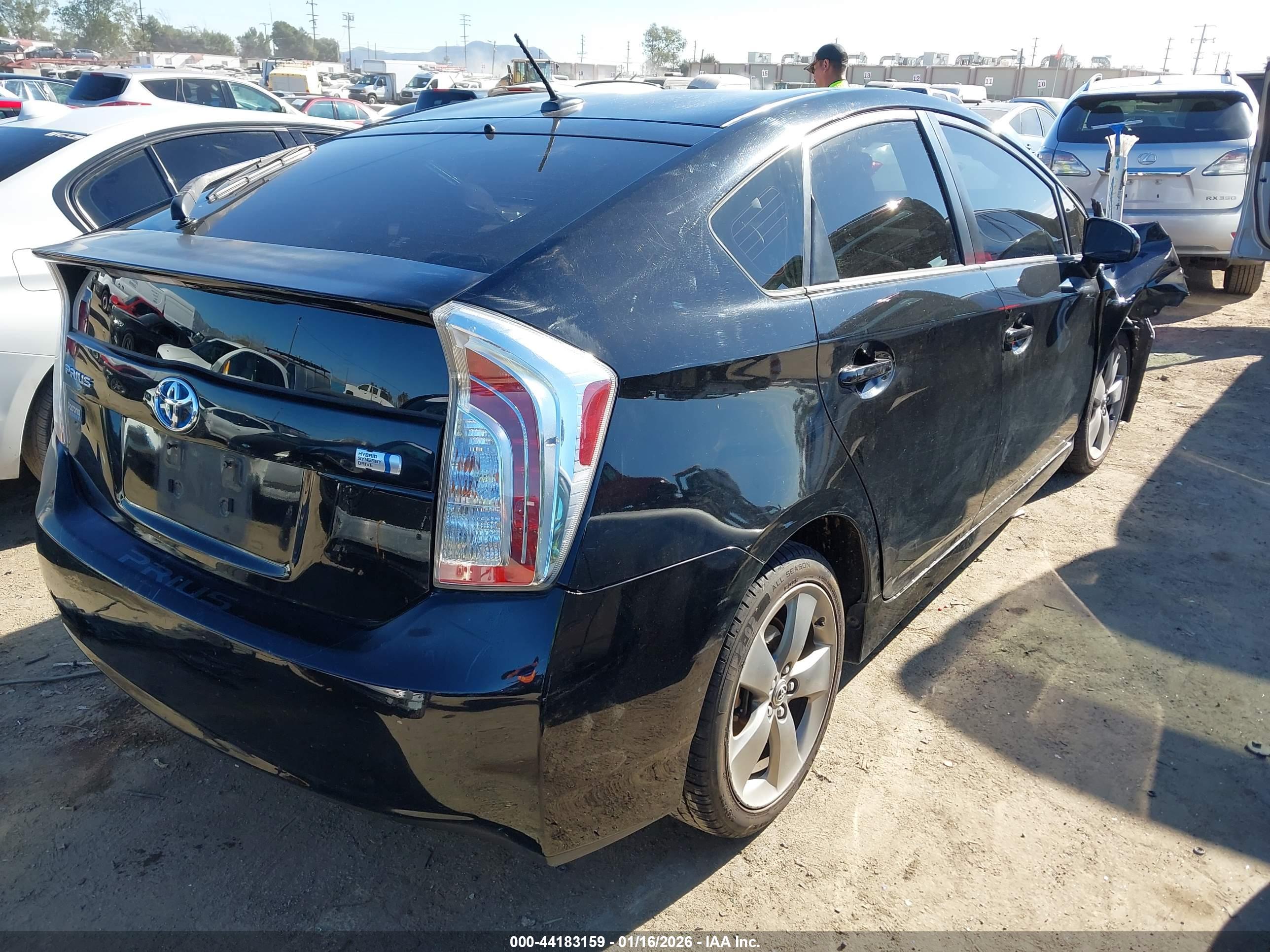 TOYOTA PRIUS image 4