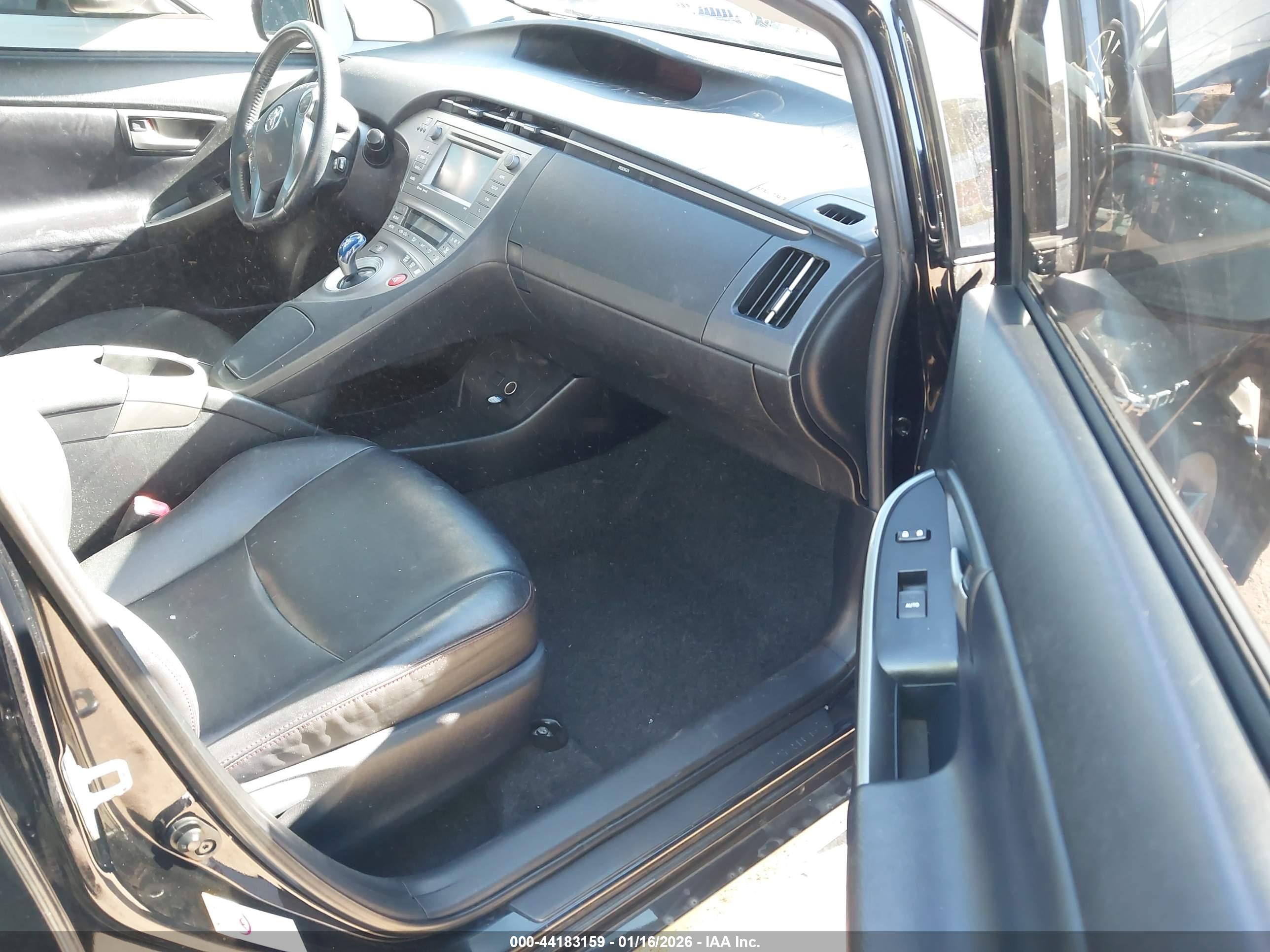 TOYOTA PRIUS image 5