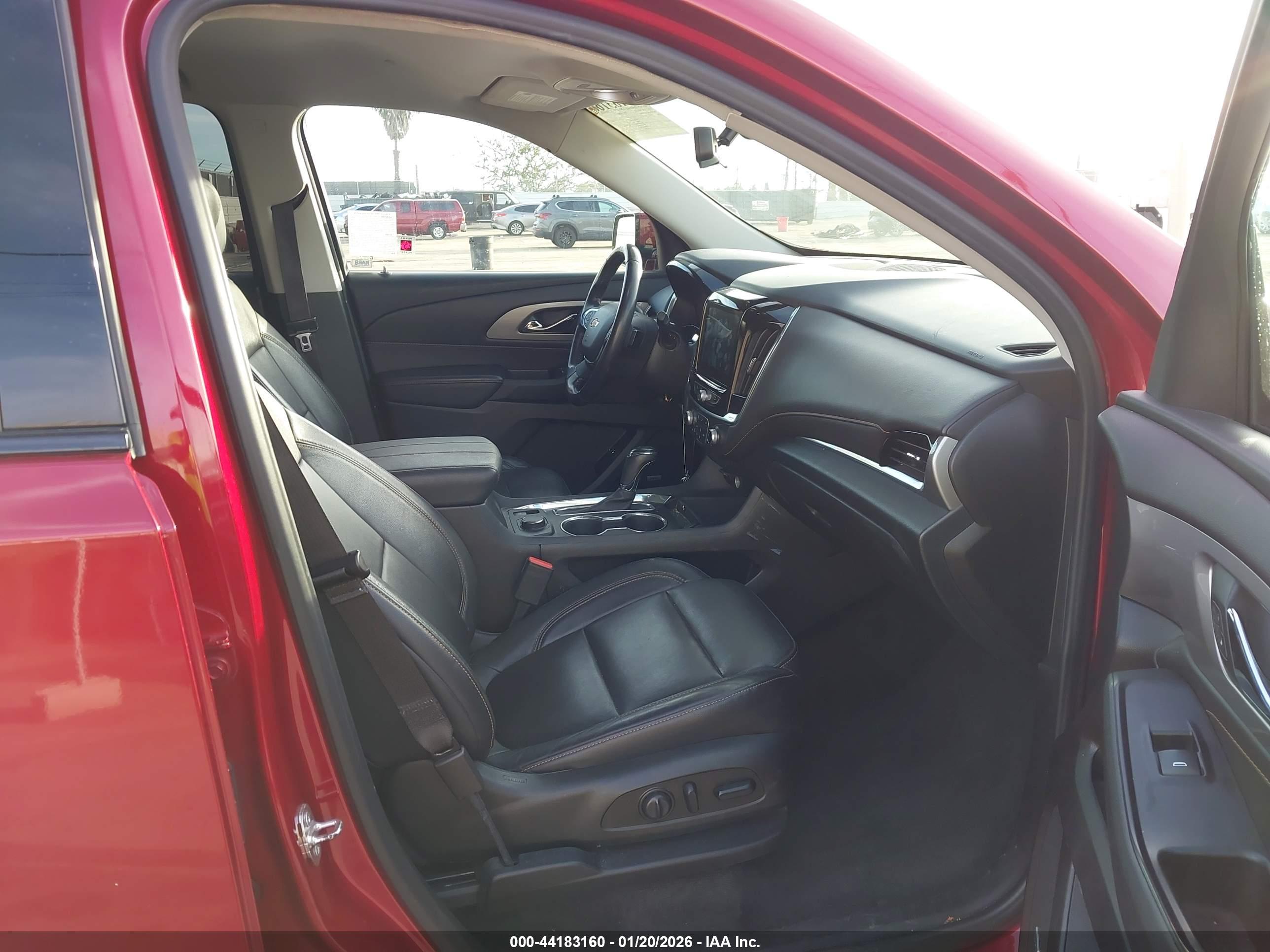 CHEVROLET TRAVERSE image 5
