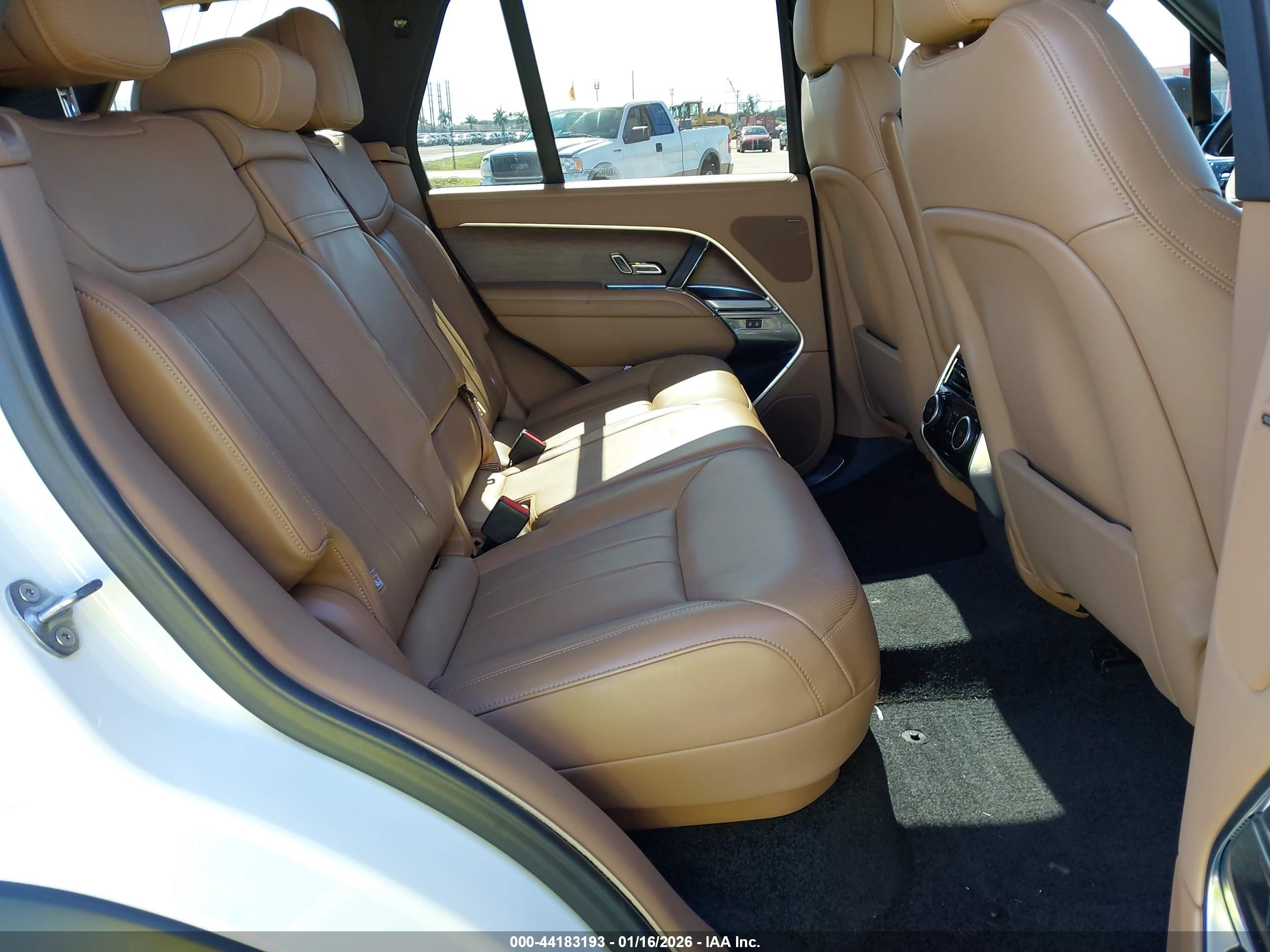 LAND ROVER image 8