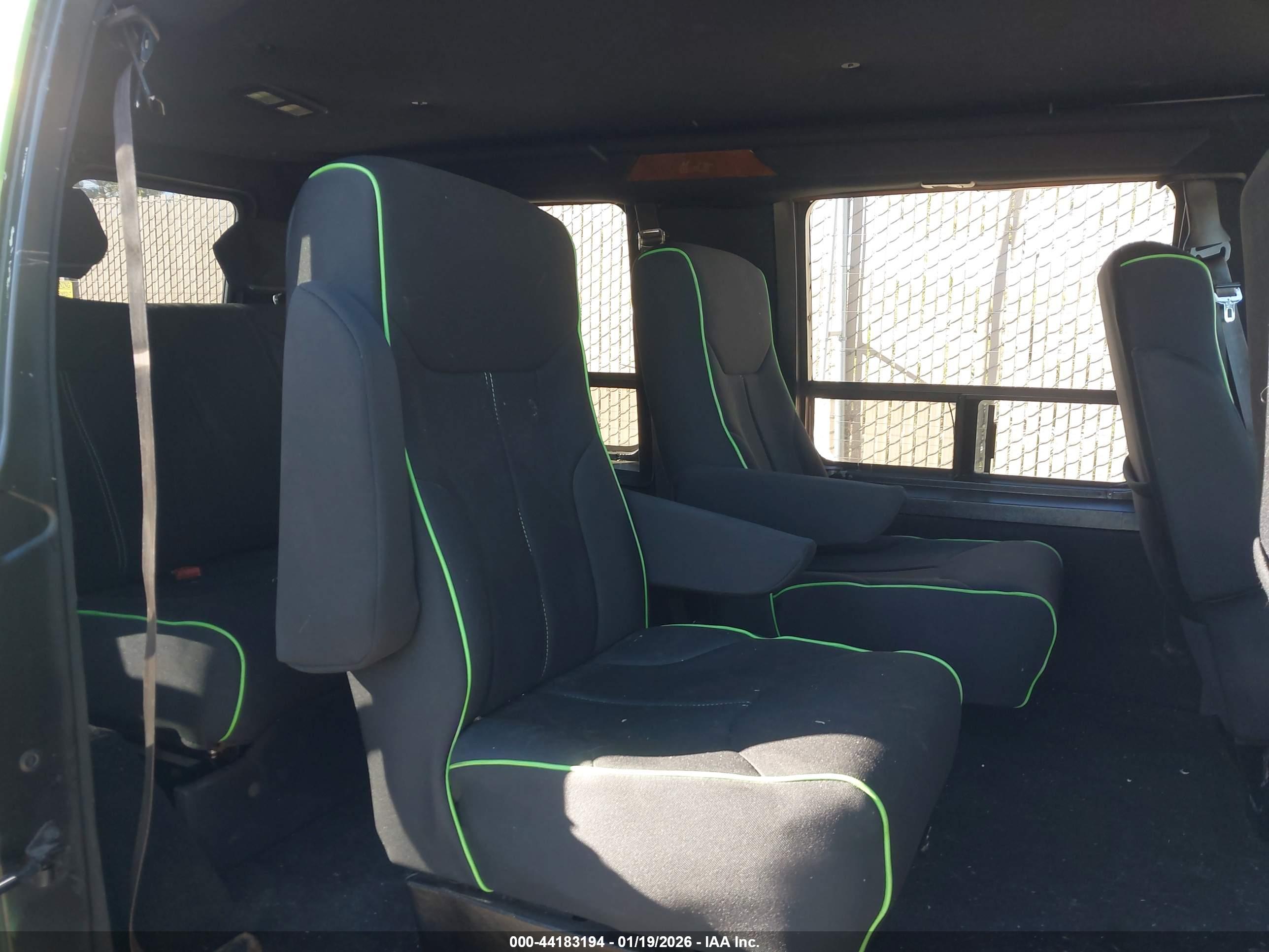 DODGE RAM image 8