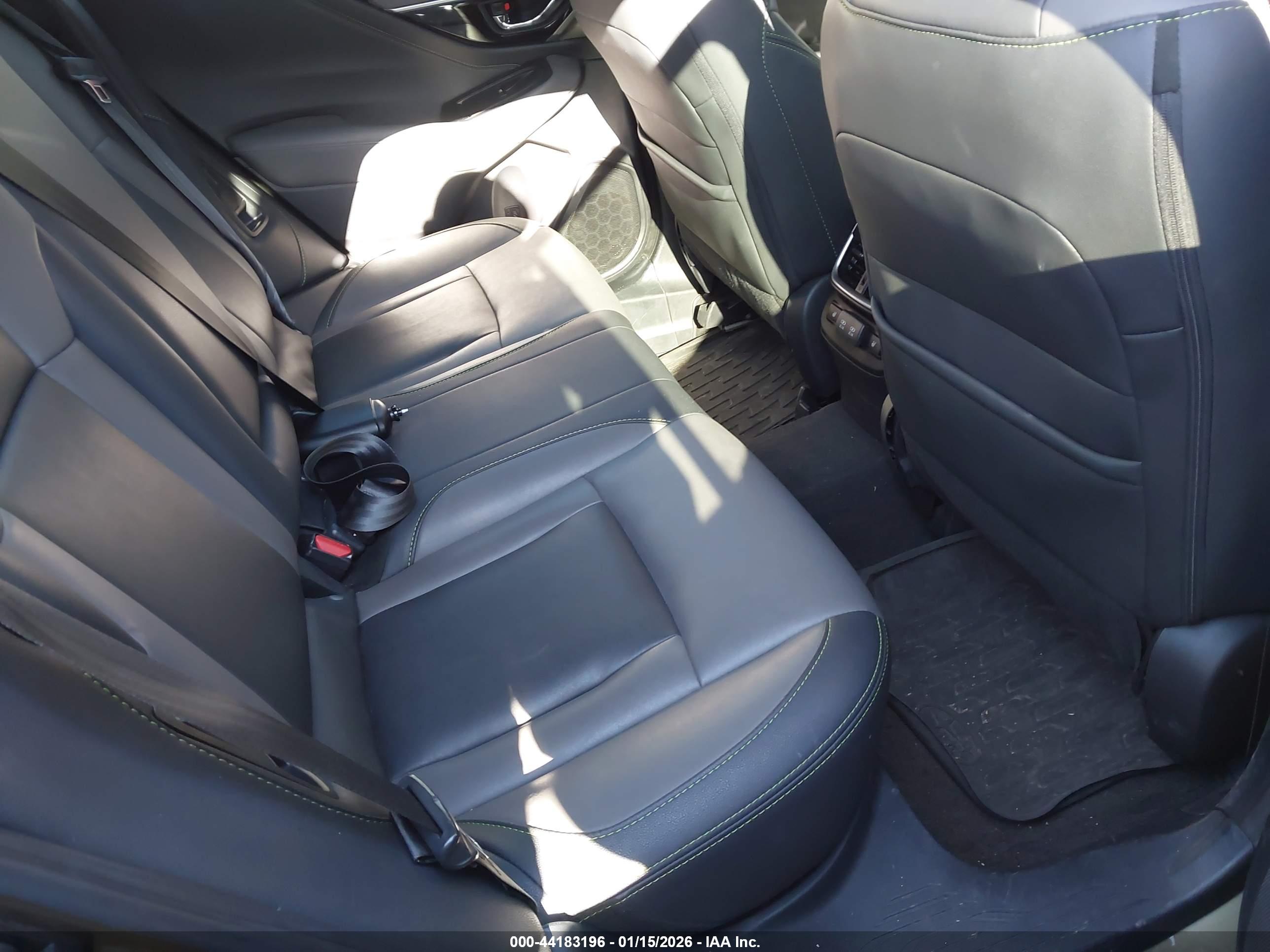 SUBARU OUTBACK image 8
