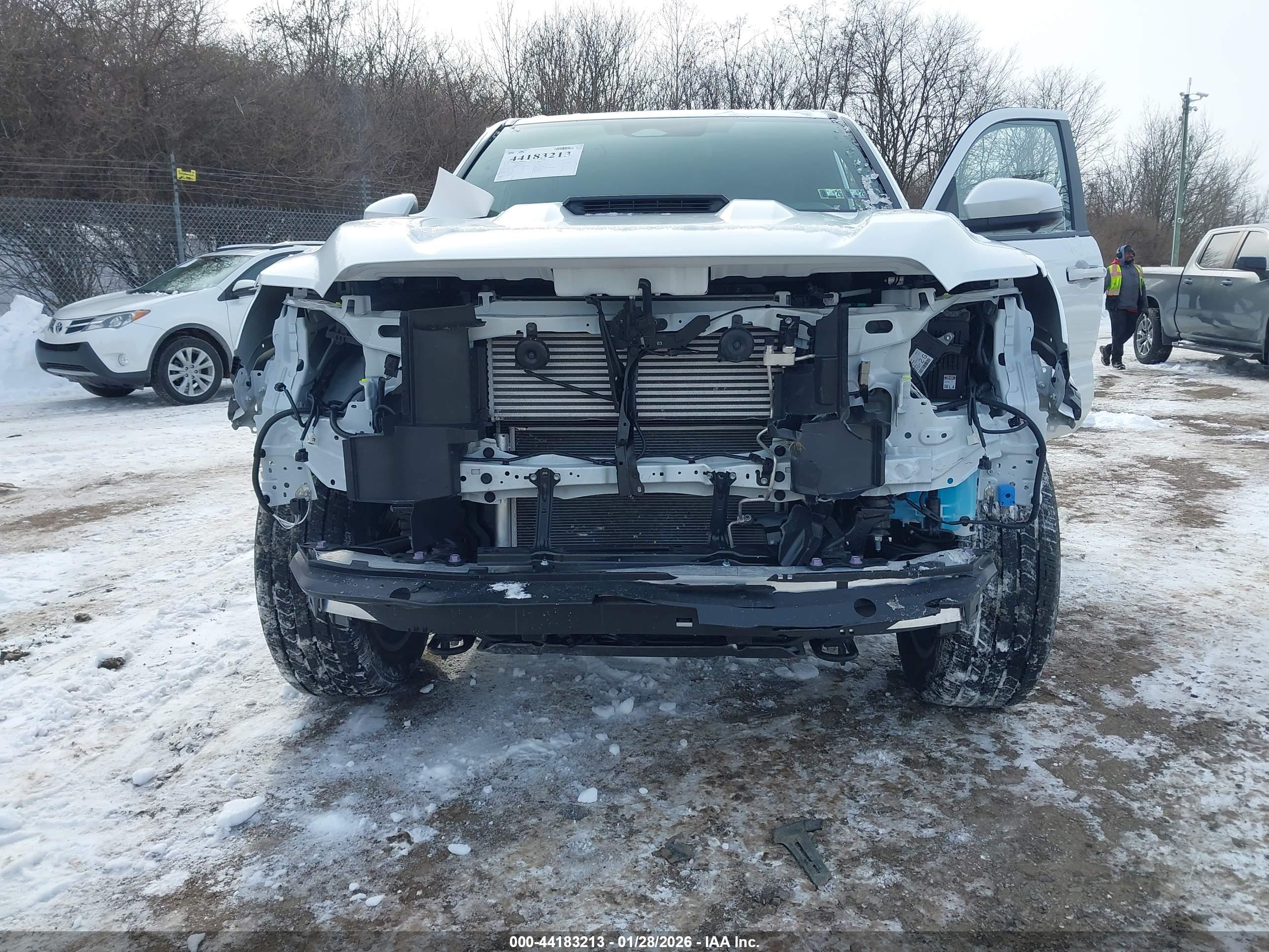 TOYOTA 4RUNNER image 6
