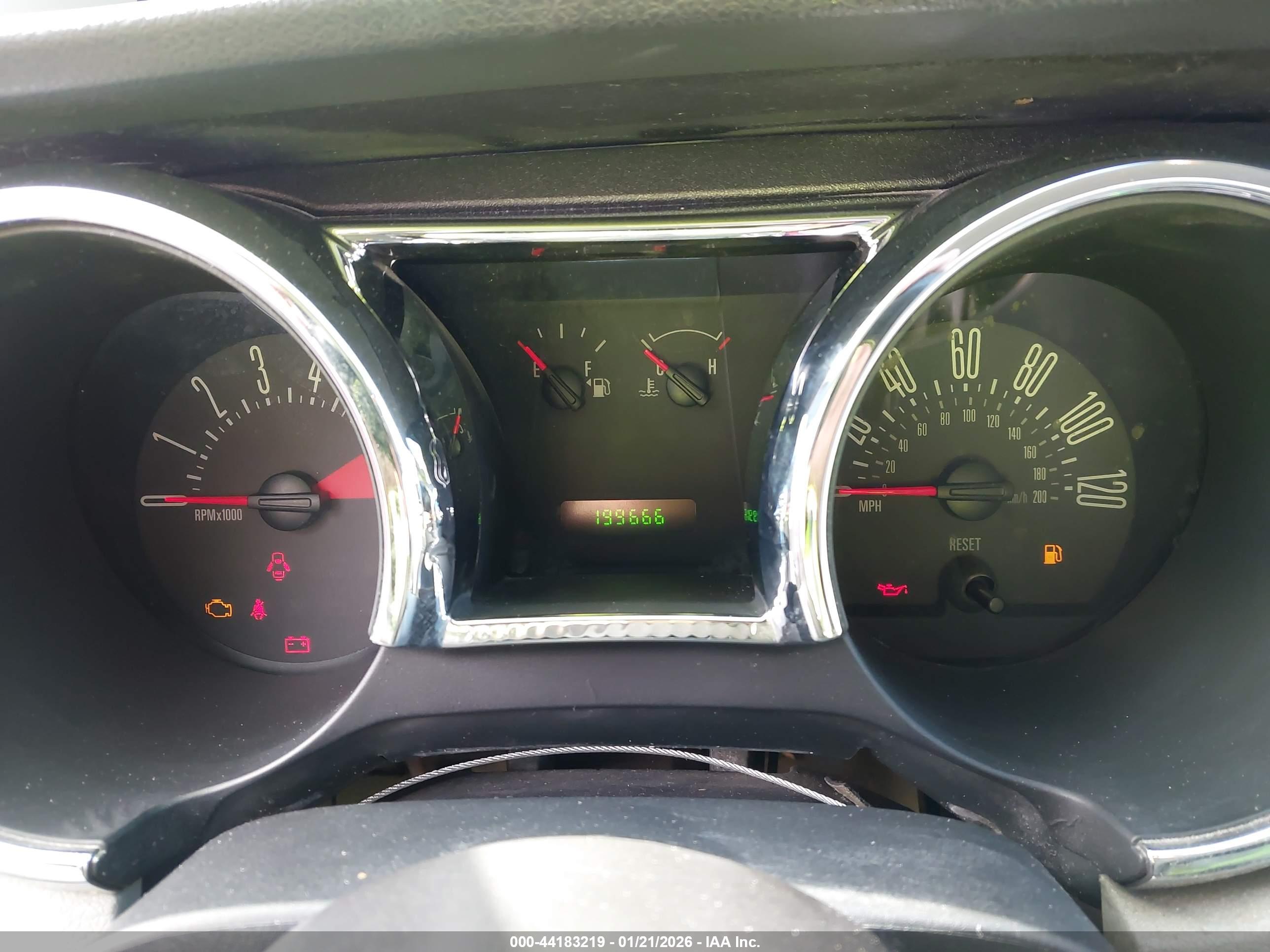 FORD MUSTANG image 7