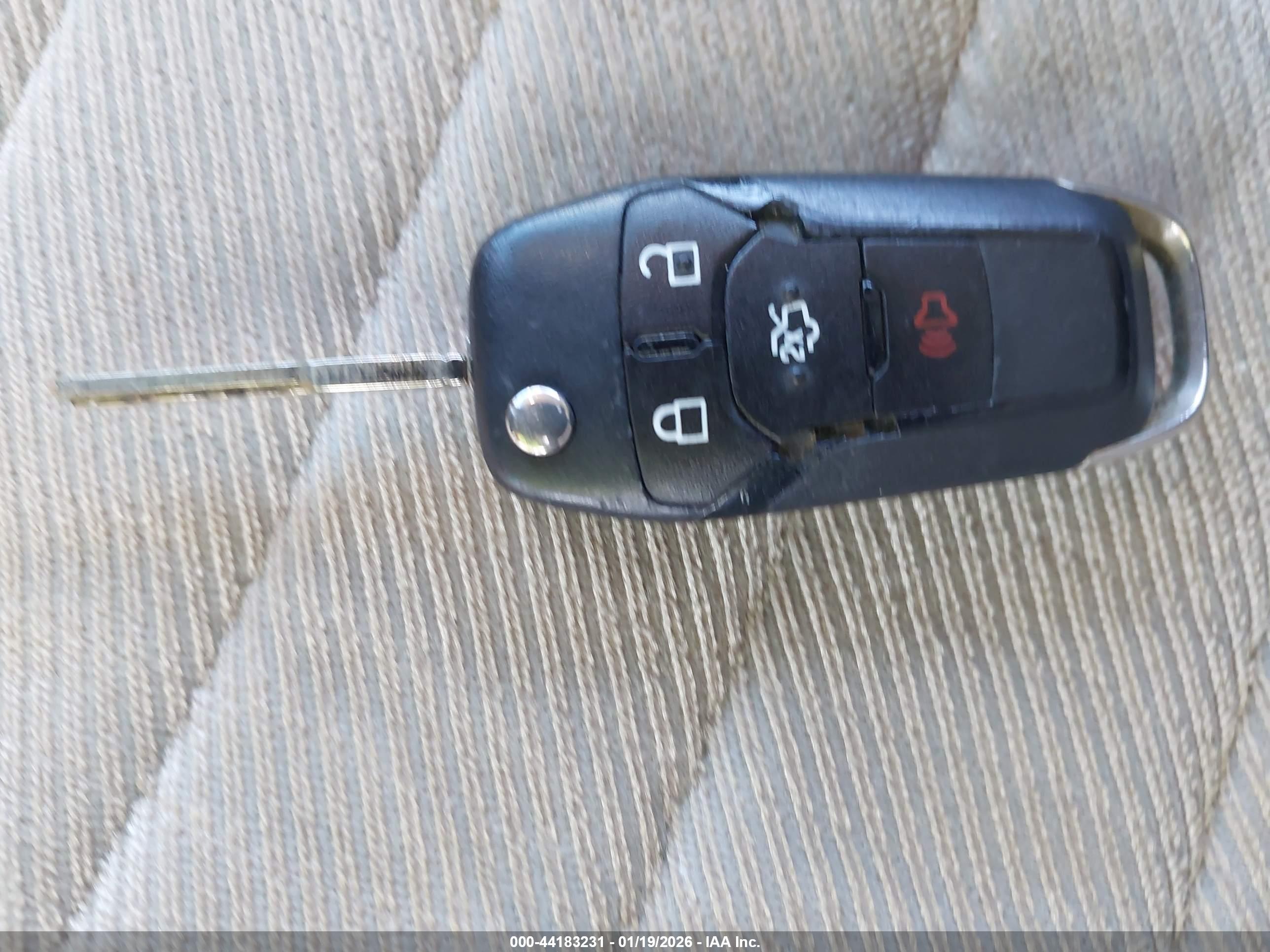 FORD FUSION image 11