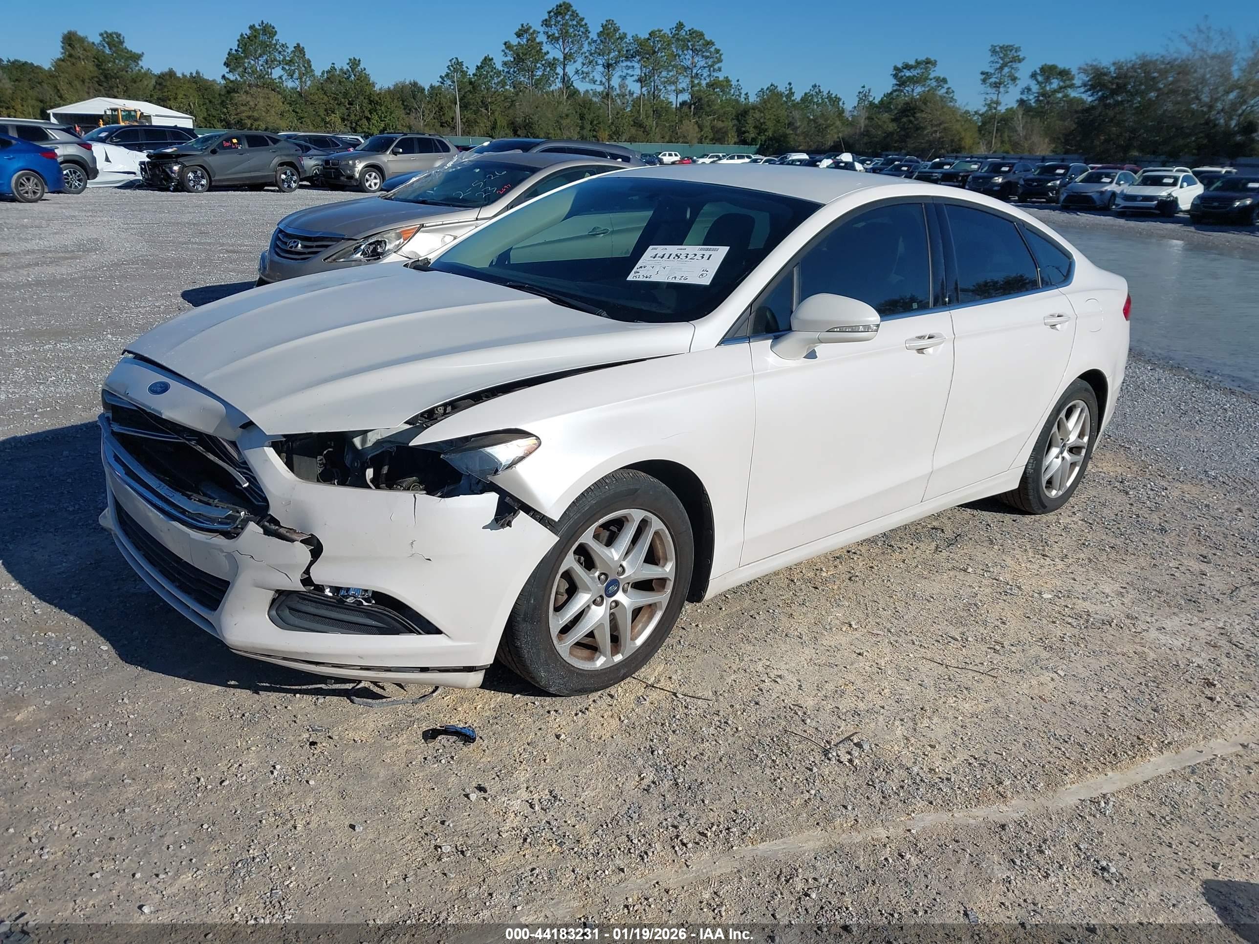 FORD FUSION image 2