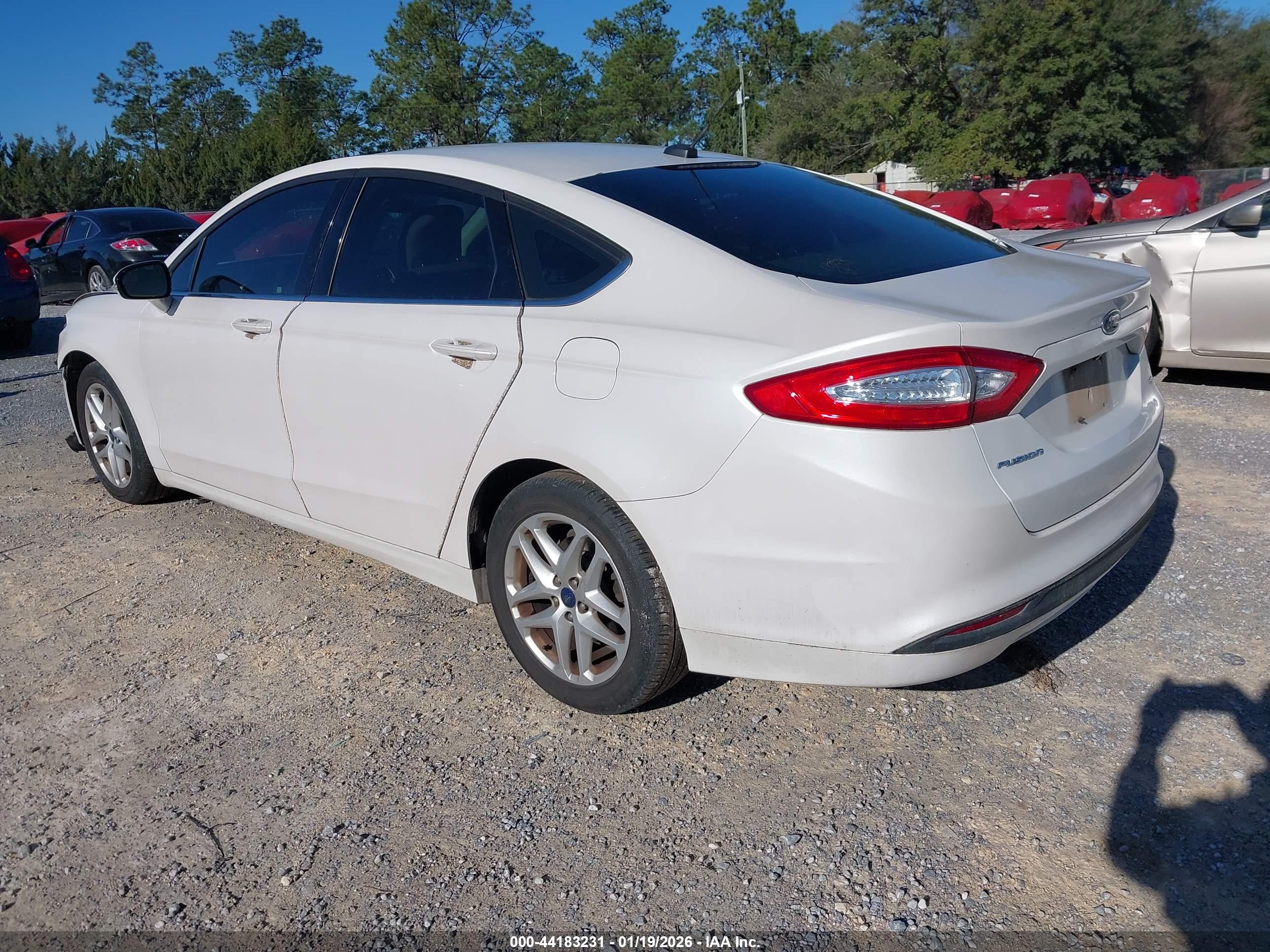 FORD FUSION image 3