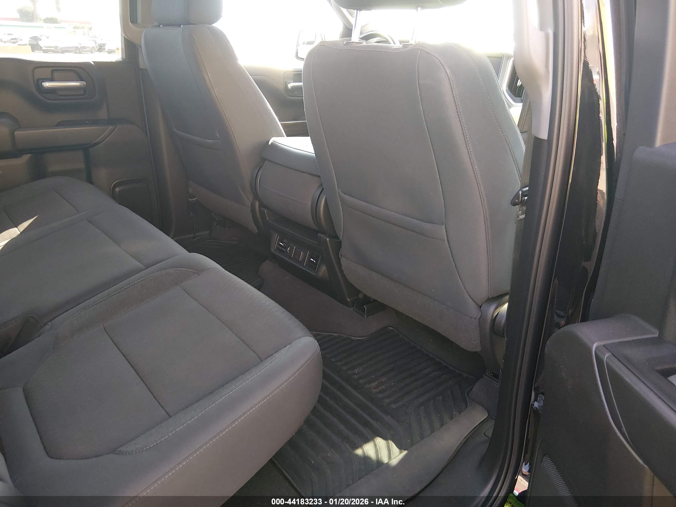 CHEVROLET SILVERADO image 8